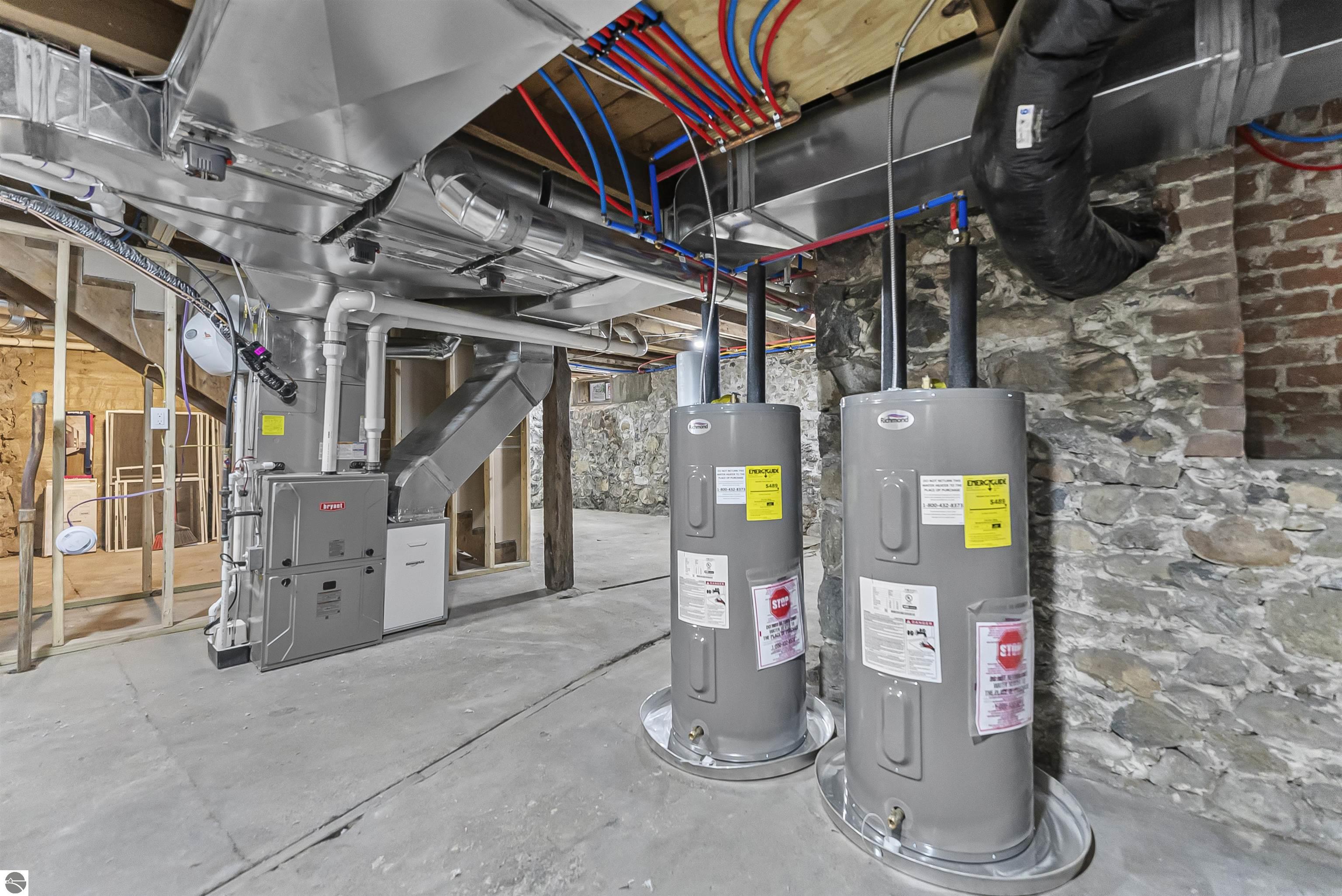 302 W Dresden Street