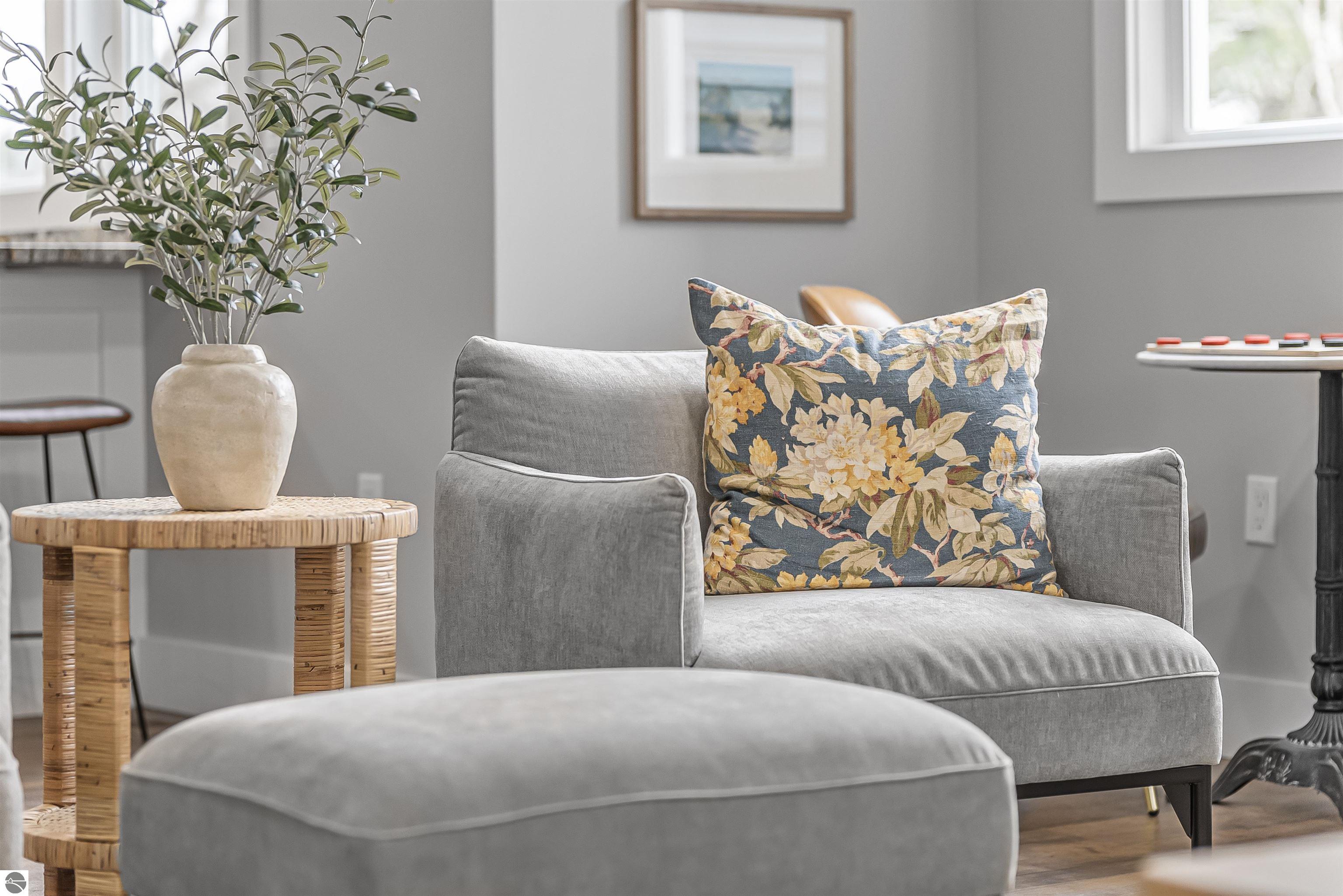 302 W Dresden Street