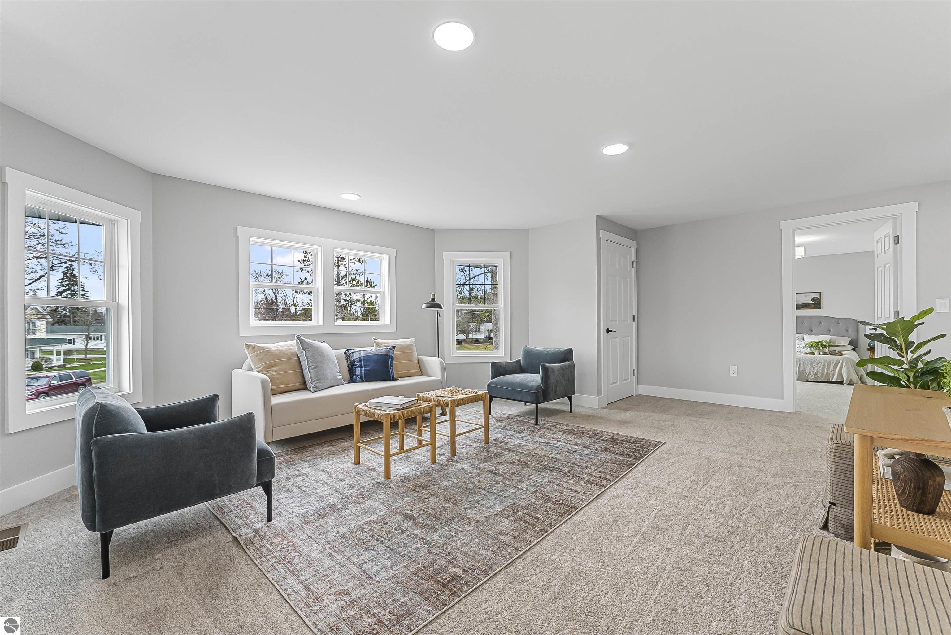 302 W Dresden Street