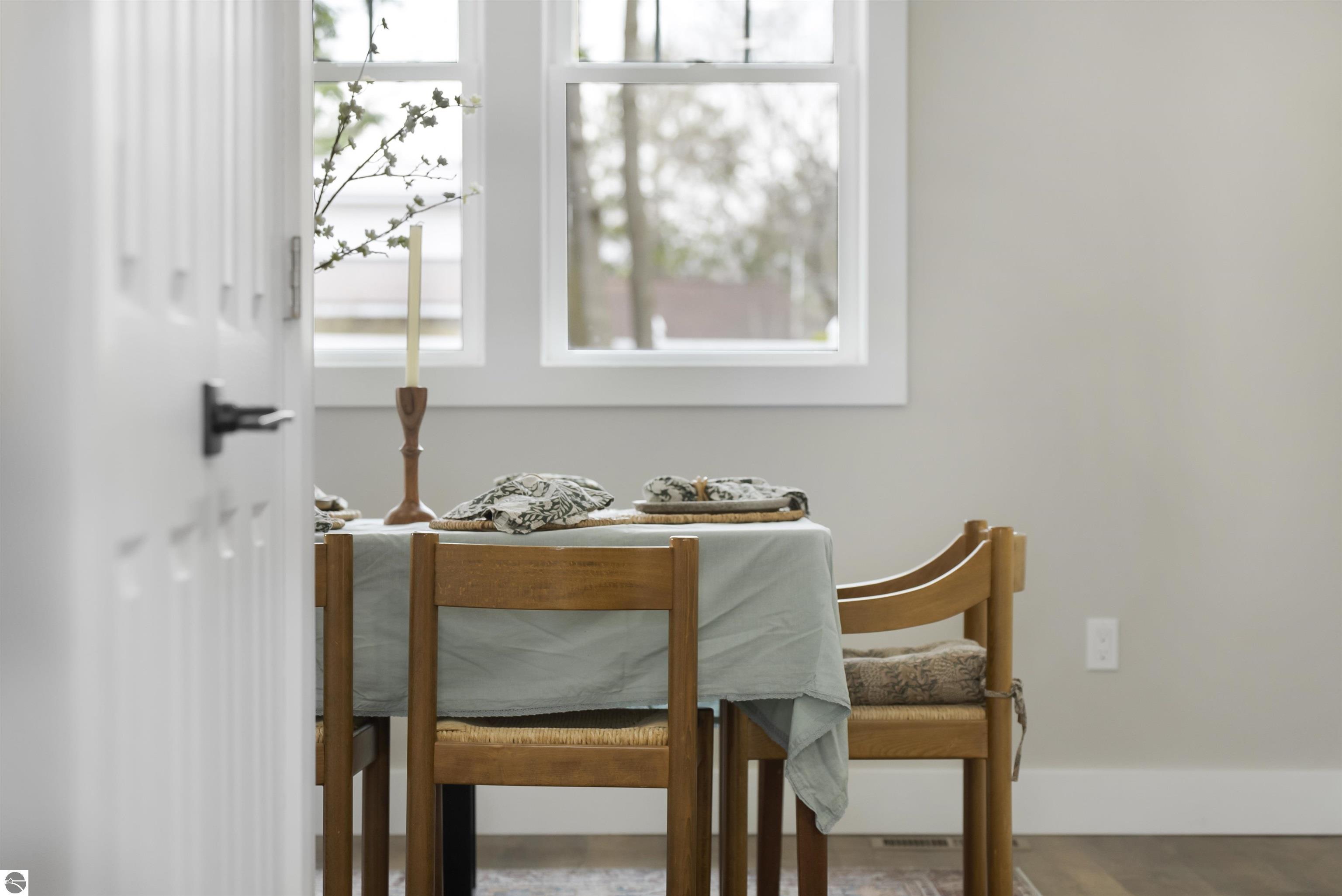 302 W Dresden Street