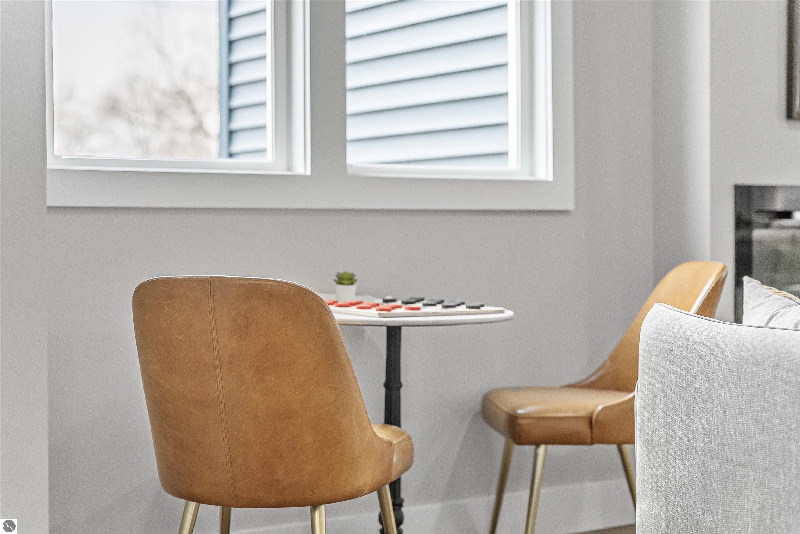 302 W Dresden Street