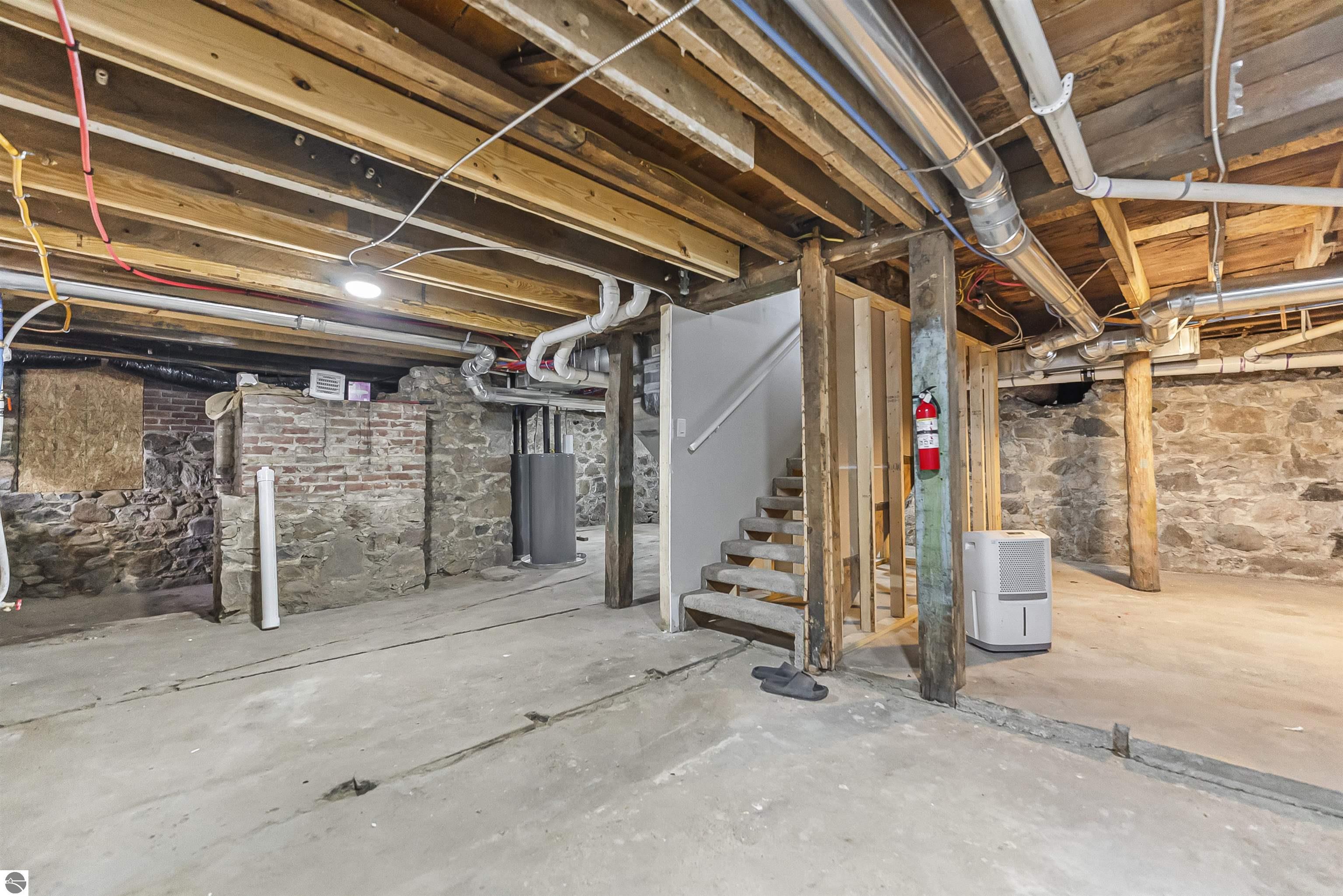 302 W Dresden Street