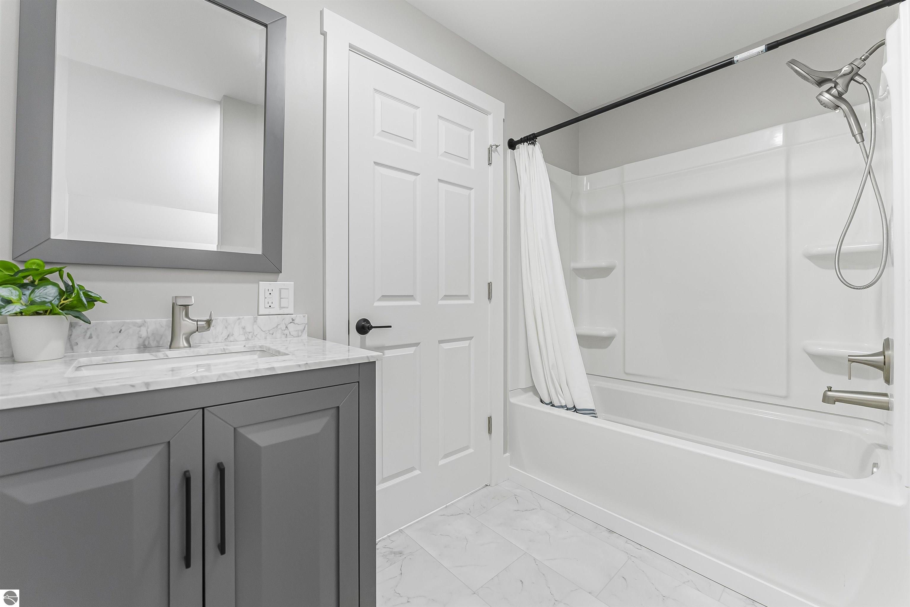 302 W Dresden Street