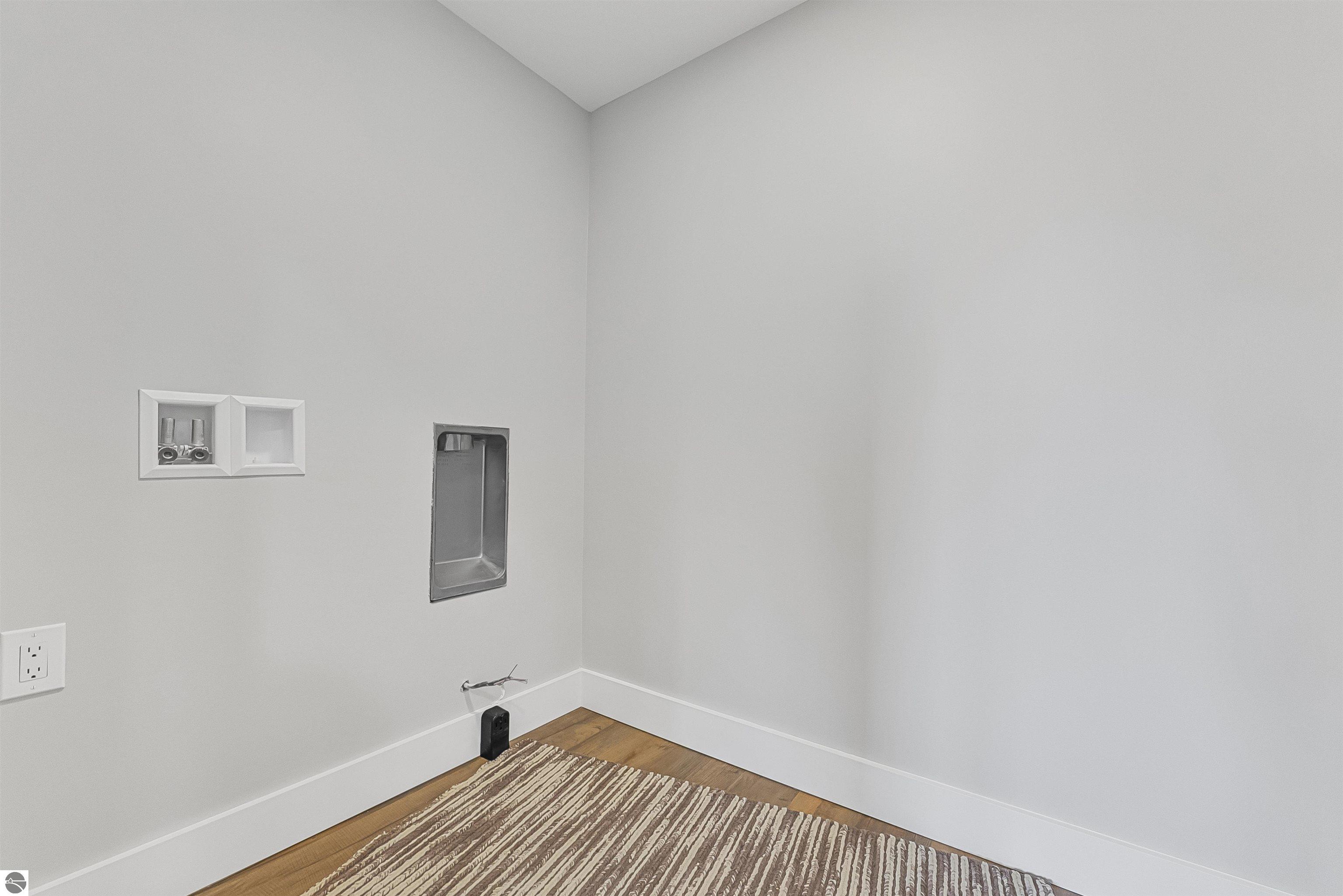 302 W Dresden Street