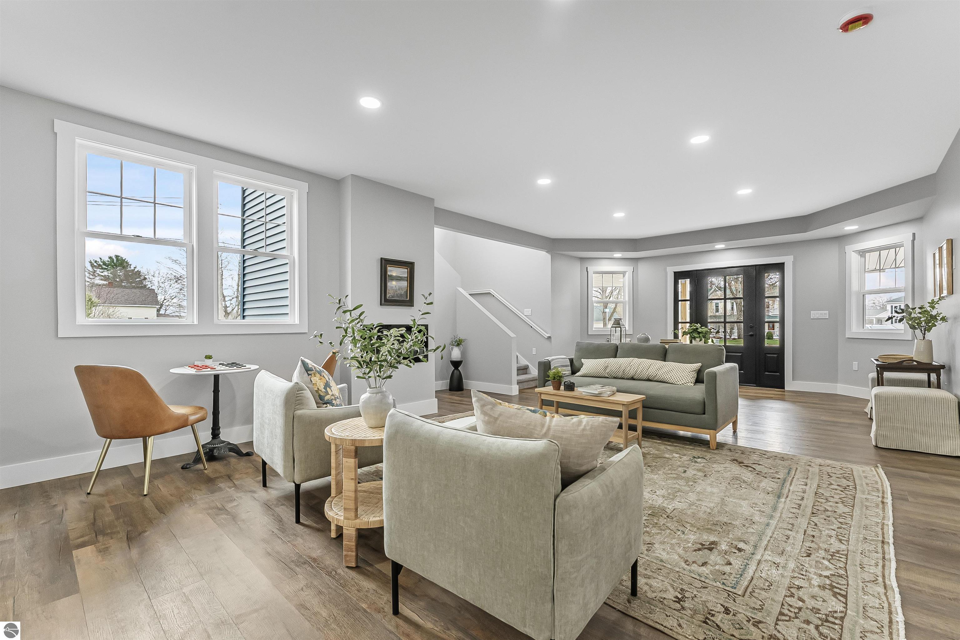 302 W Dresden Street