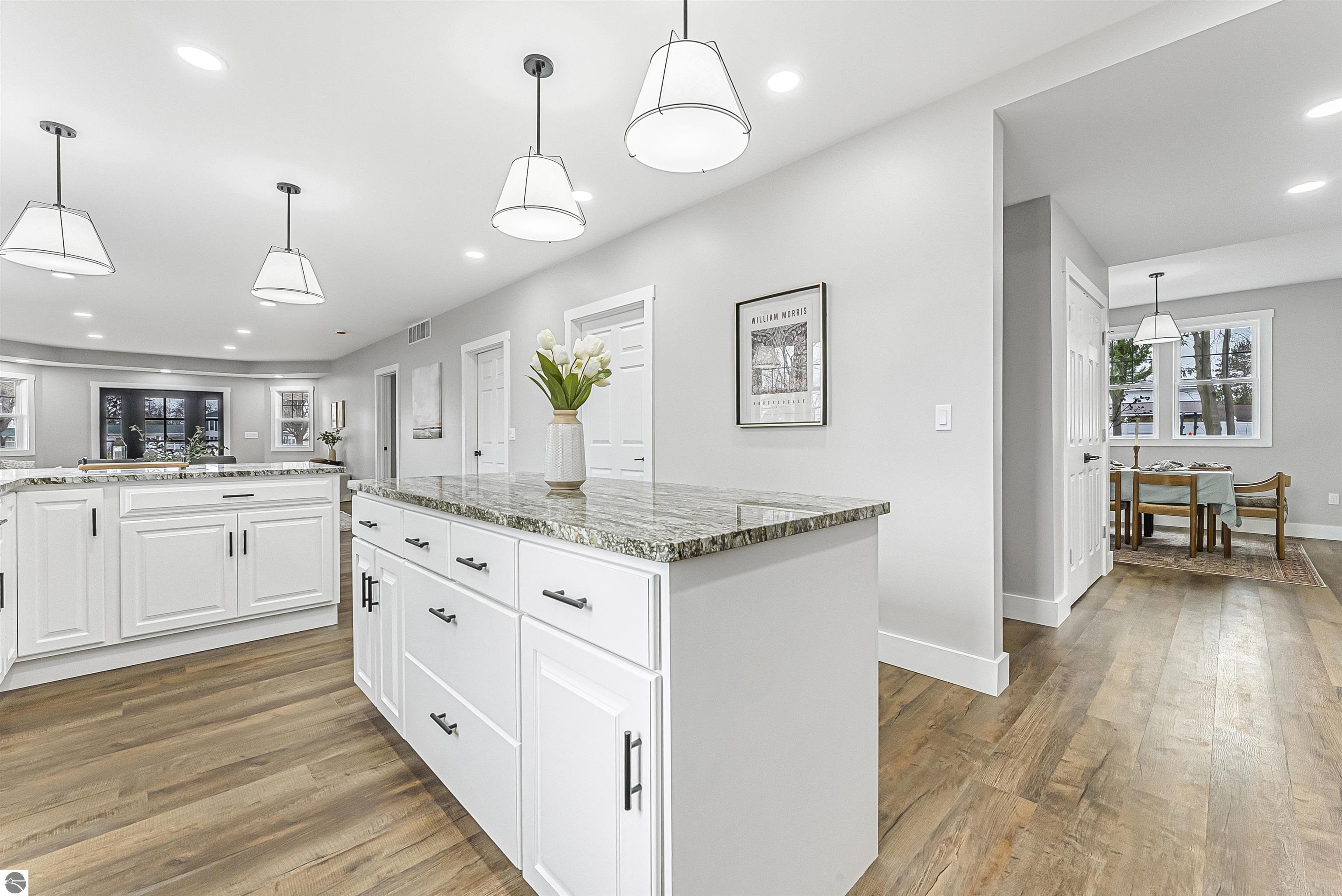 302 W Dresden Street