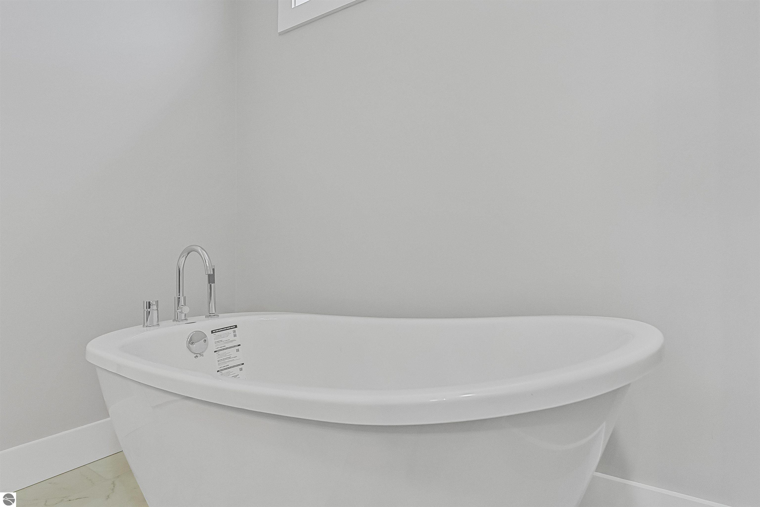 302 W Dresden Street