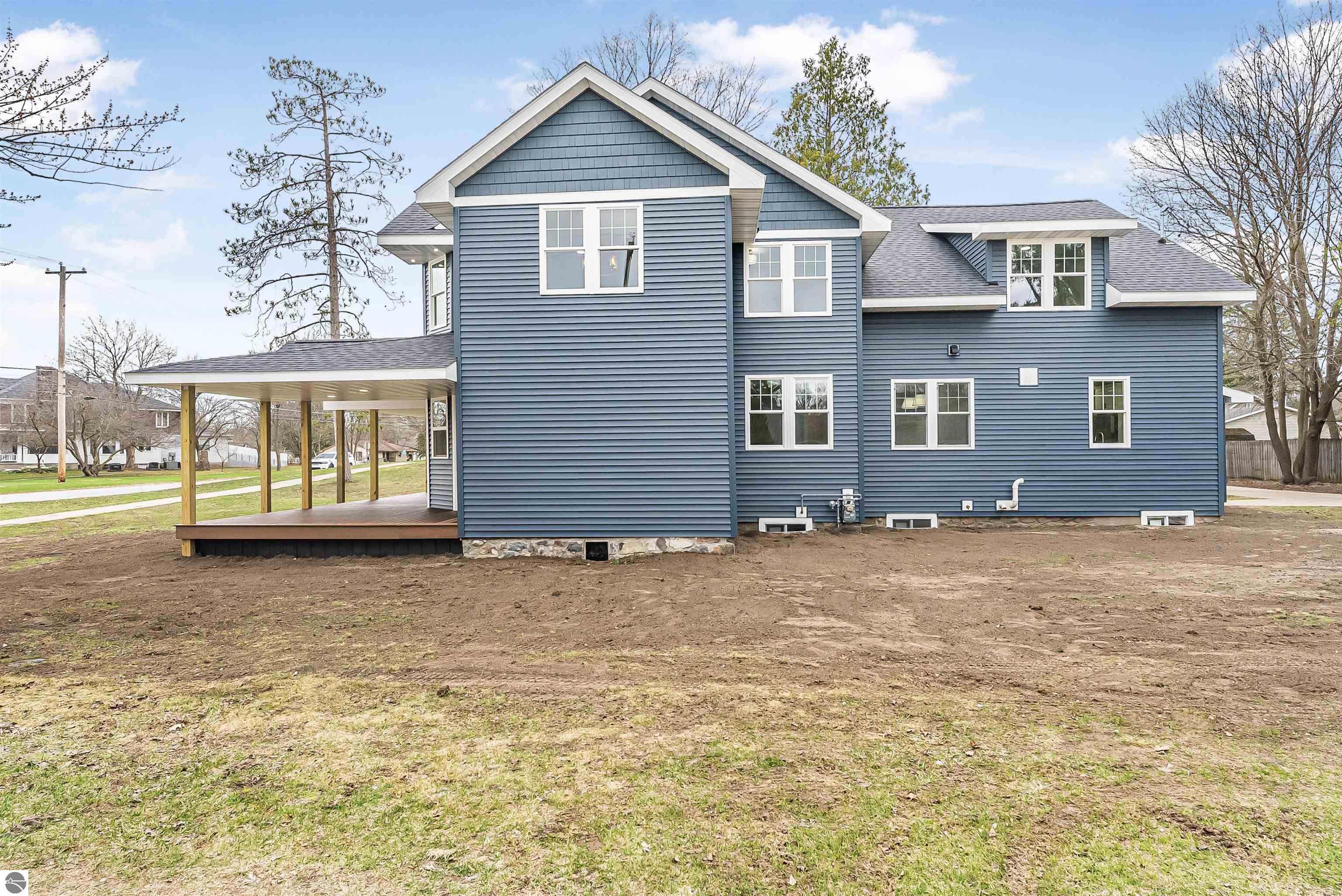 302 W Dresden Street