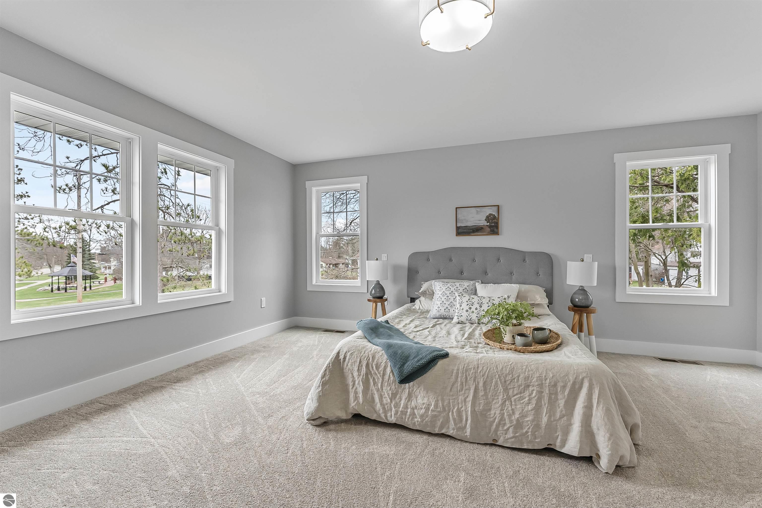 302 W Dresden Street