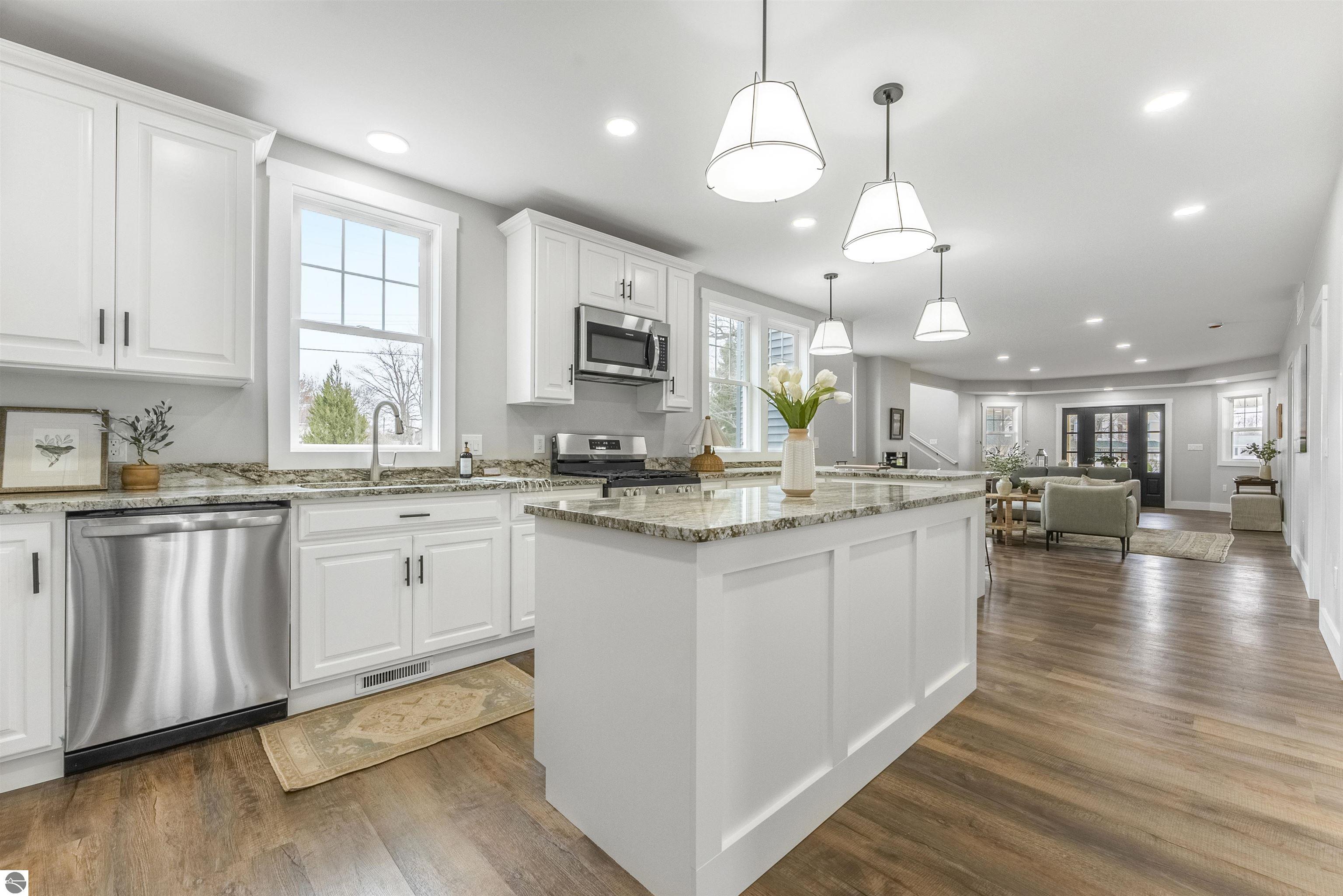 302 W Dresden Street