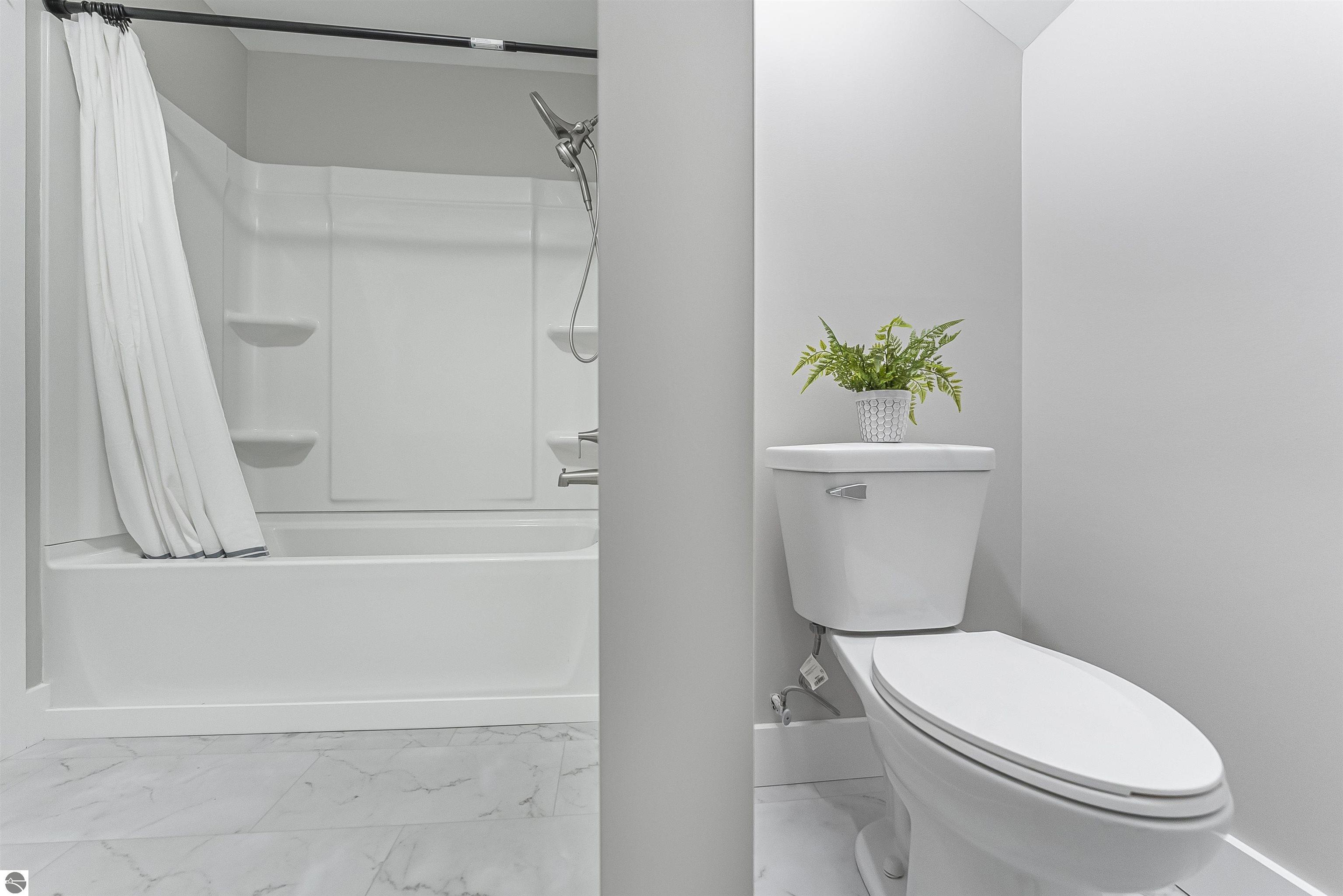 302 W Dresden Street