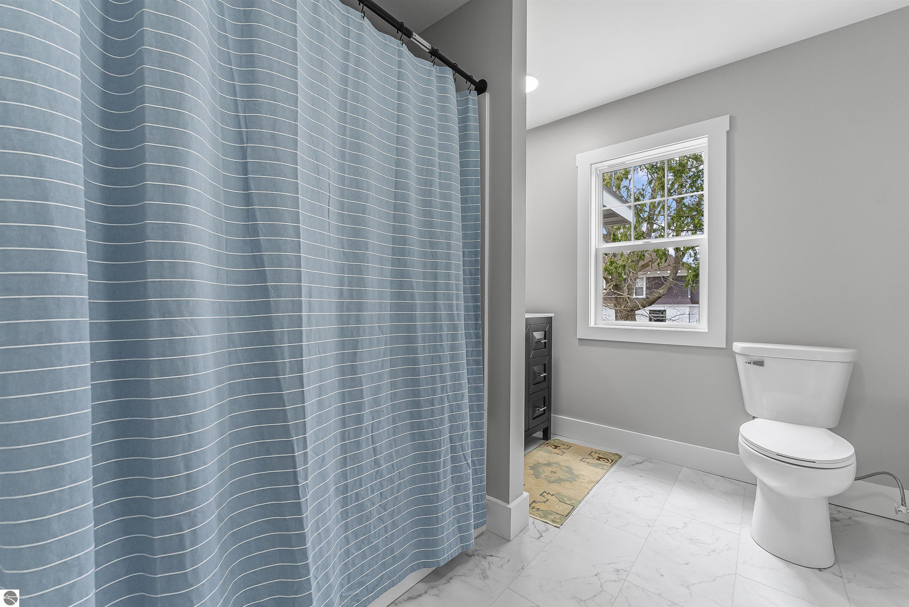 302 W Dresden Street