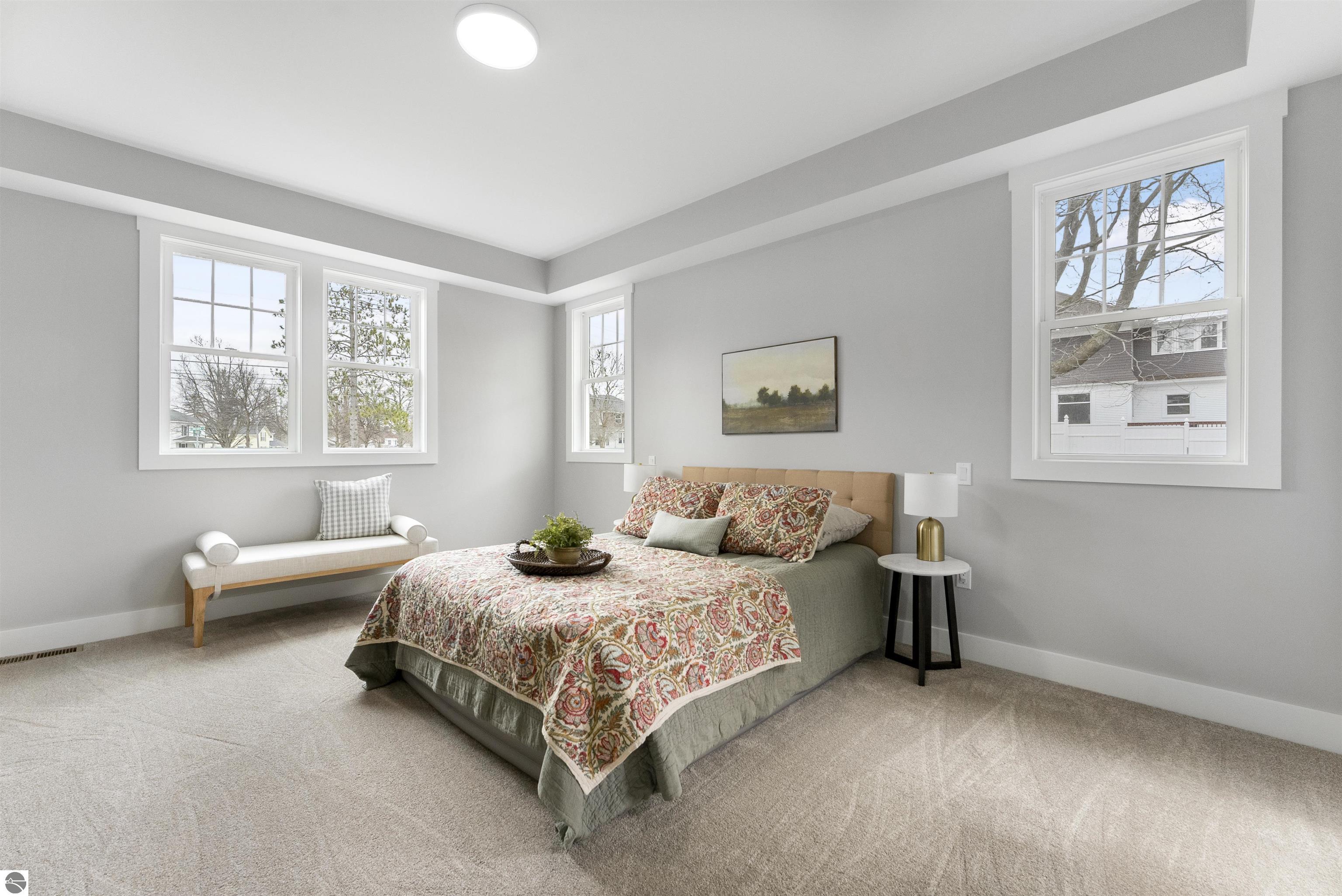 302 W Dresden Street