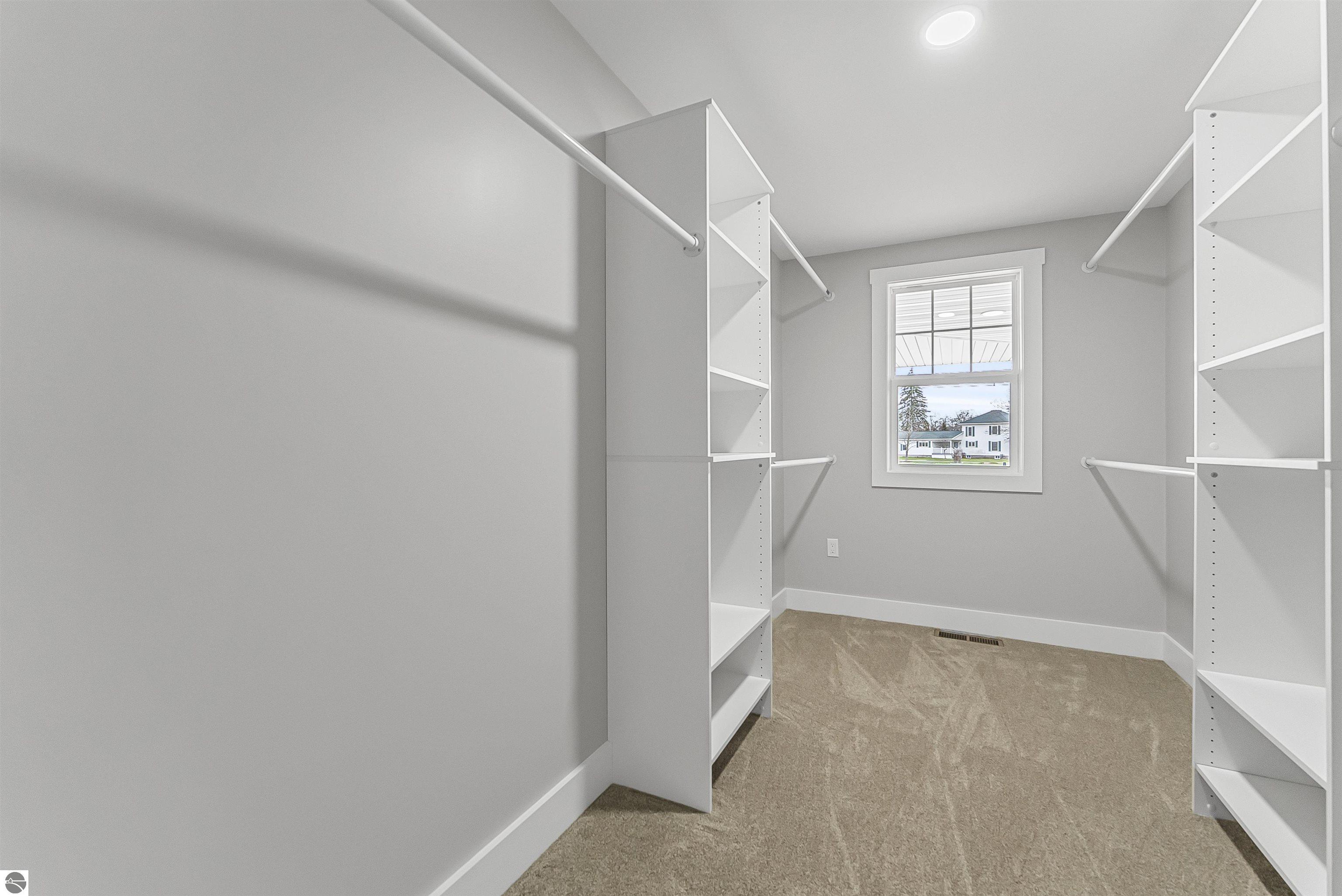 302 W Dresden Street