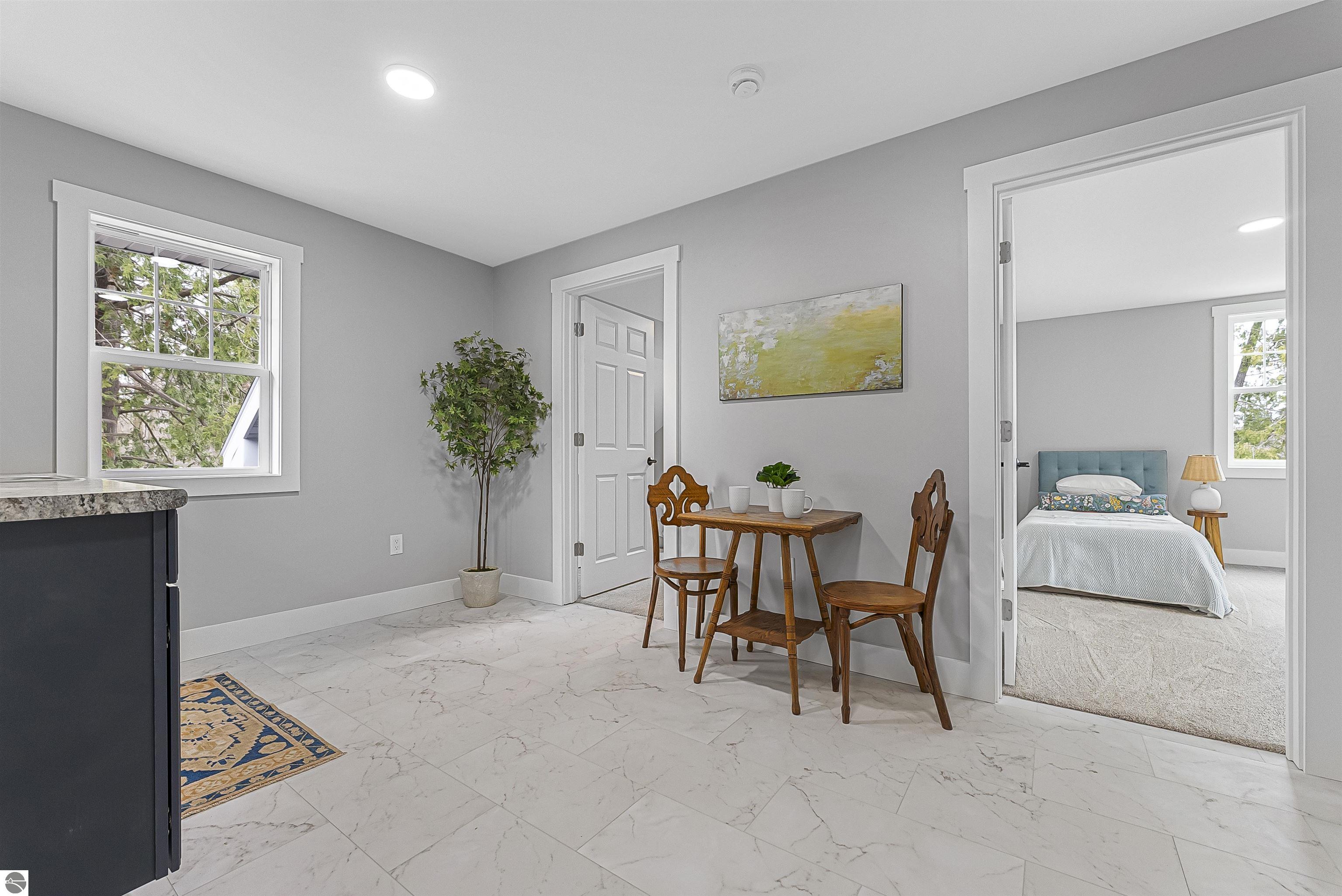 302 W Dresden Street