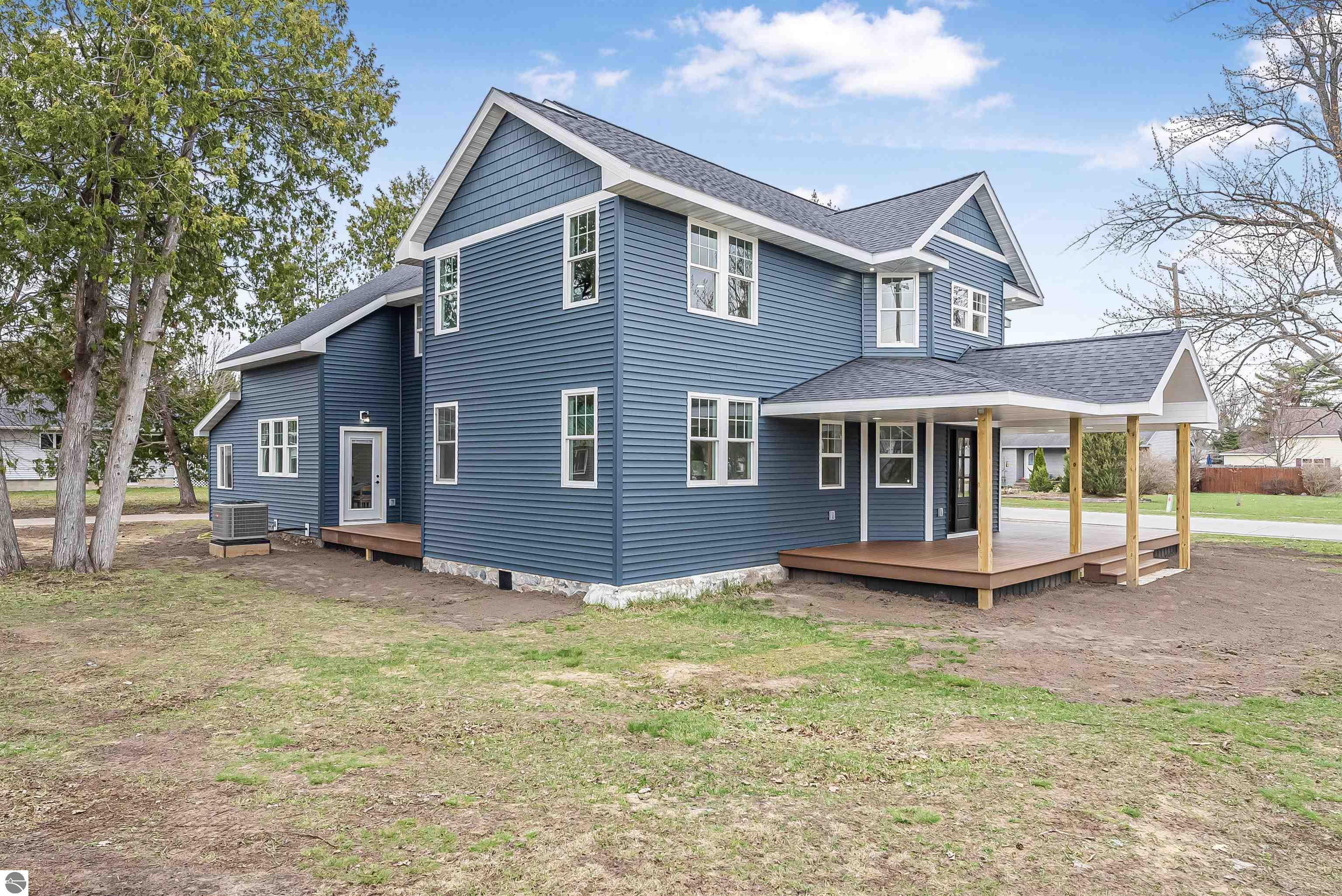 302 W Dresden Street