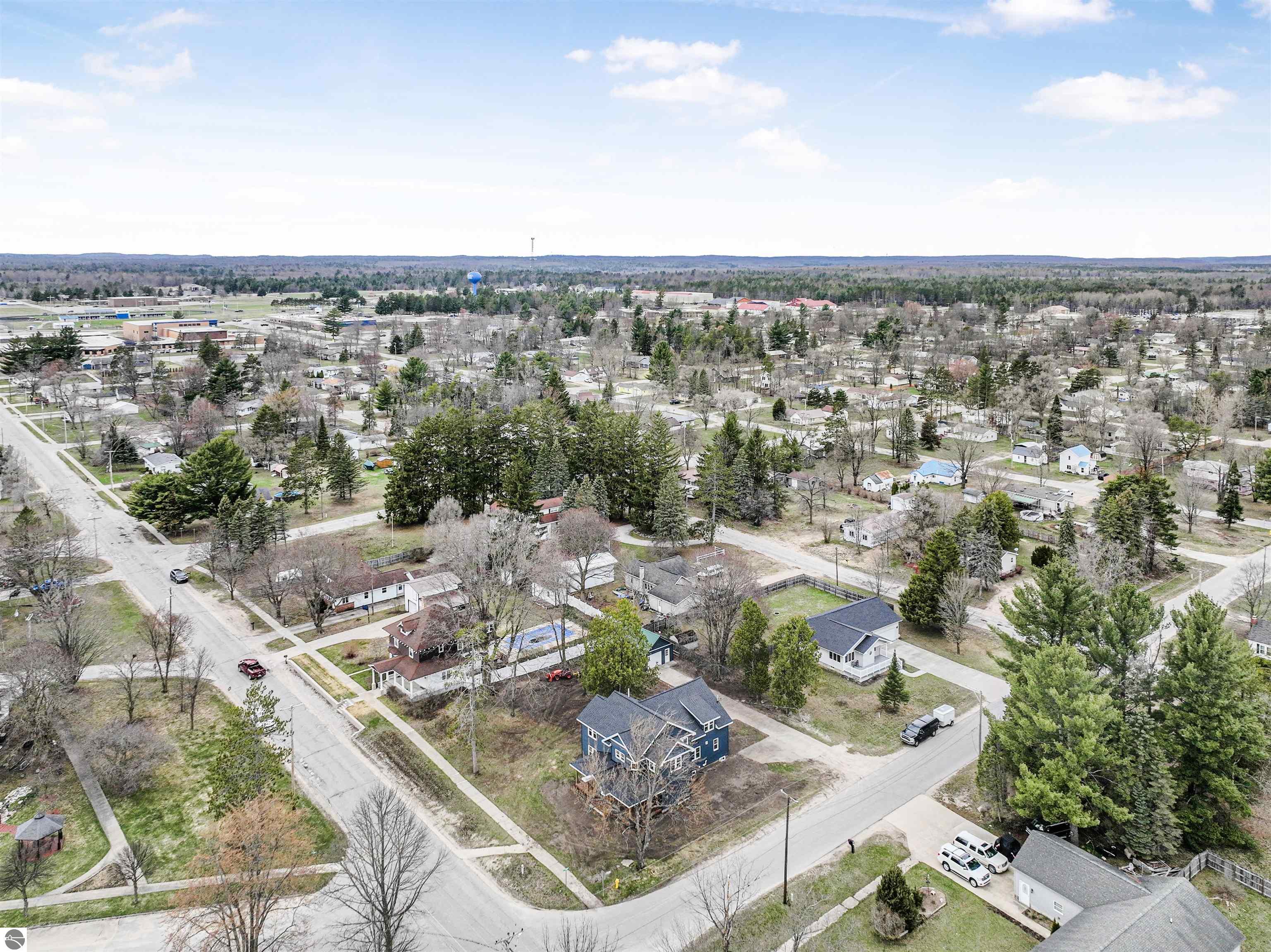 302 W Dresden Street