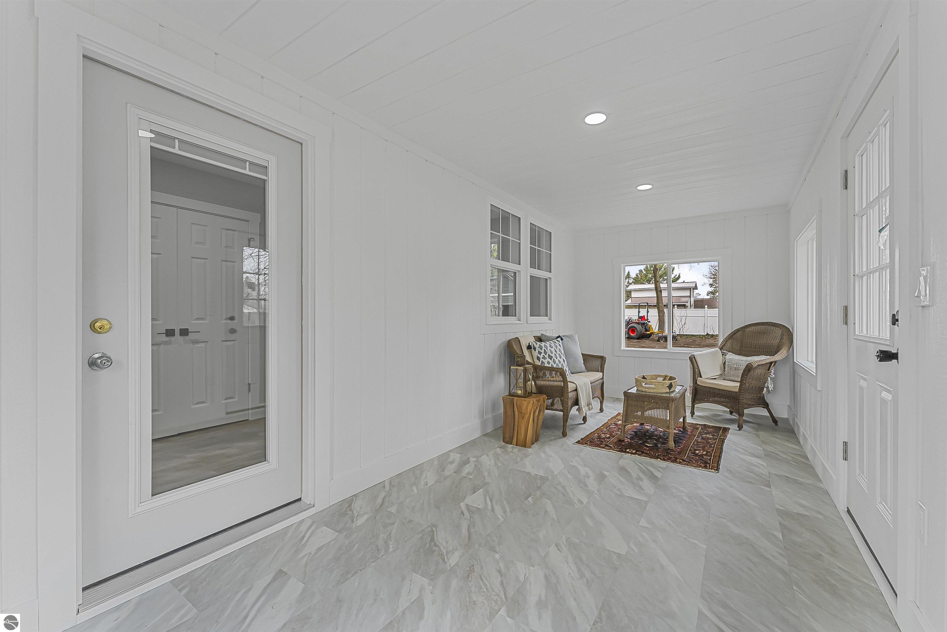 302 W Dresden Street