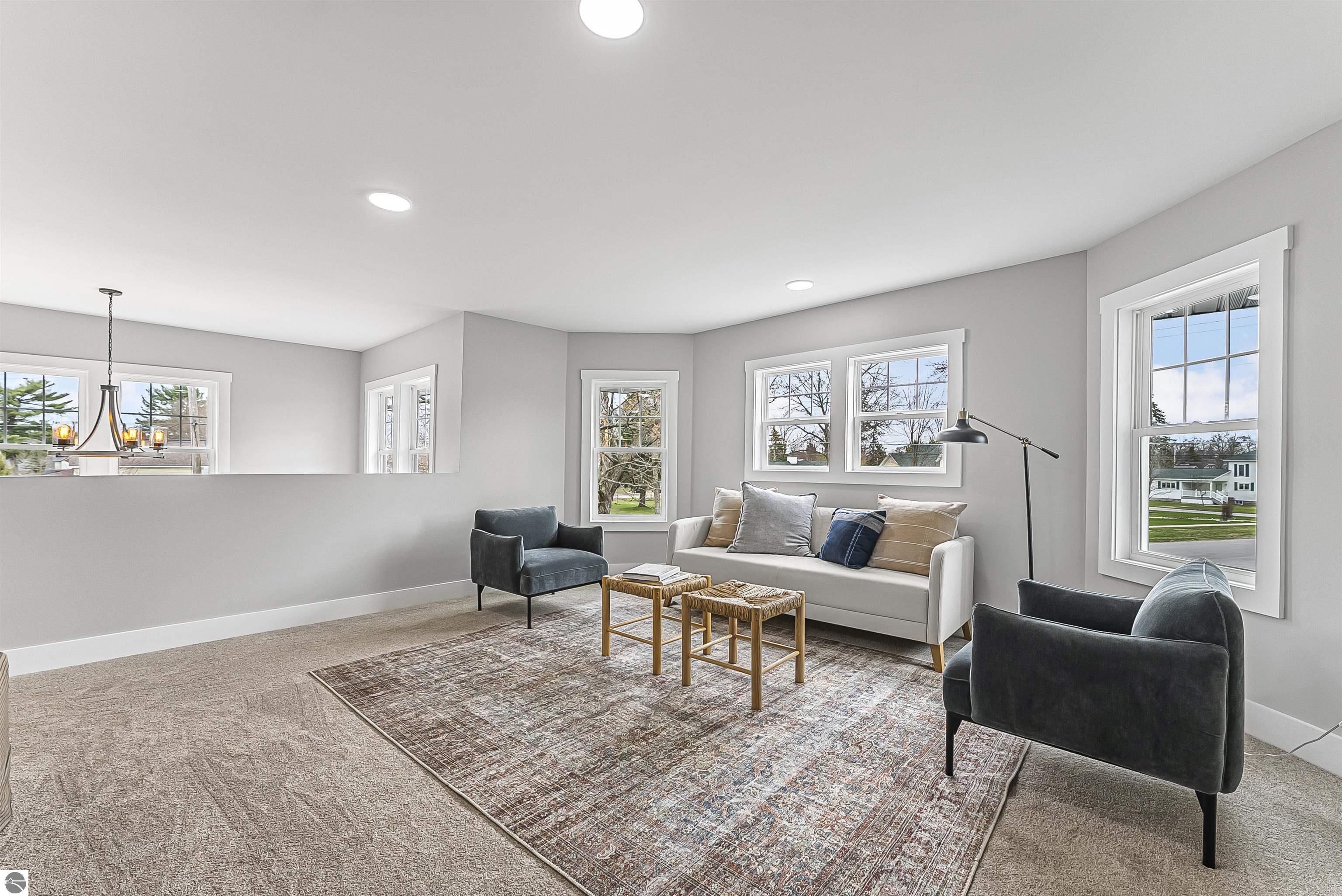 302 W Dresden Street