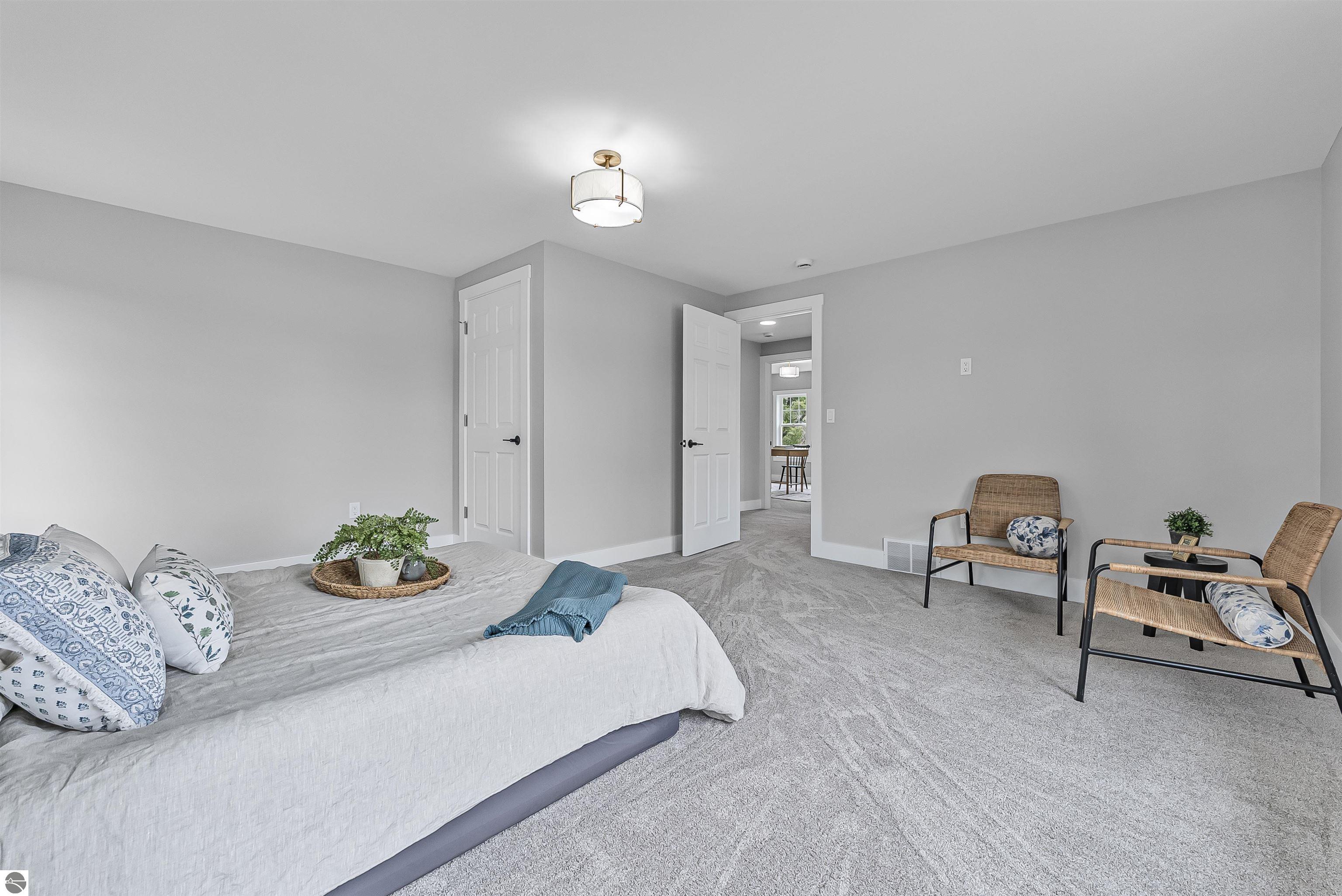 302 W Dresden Street