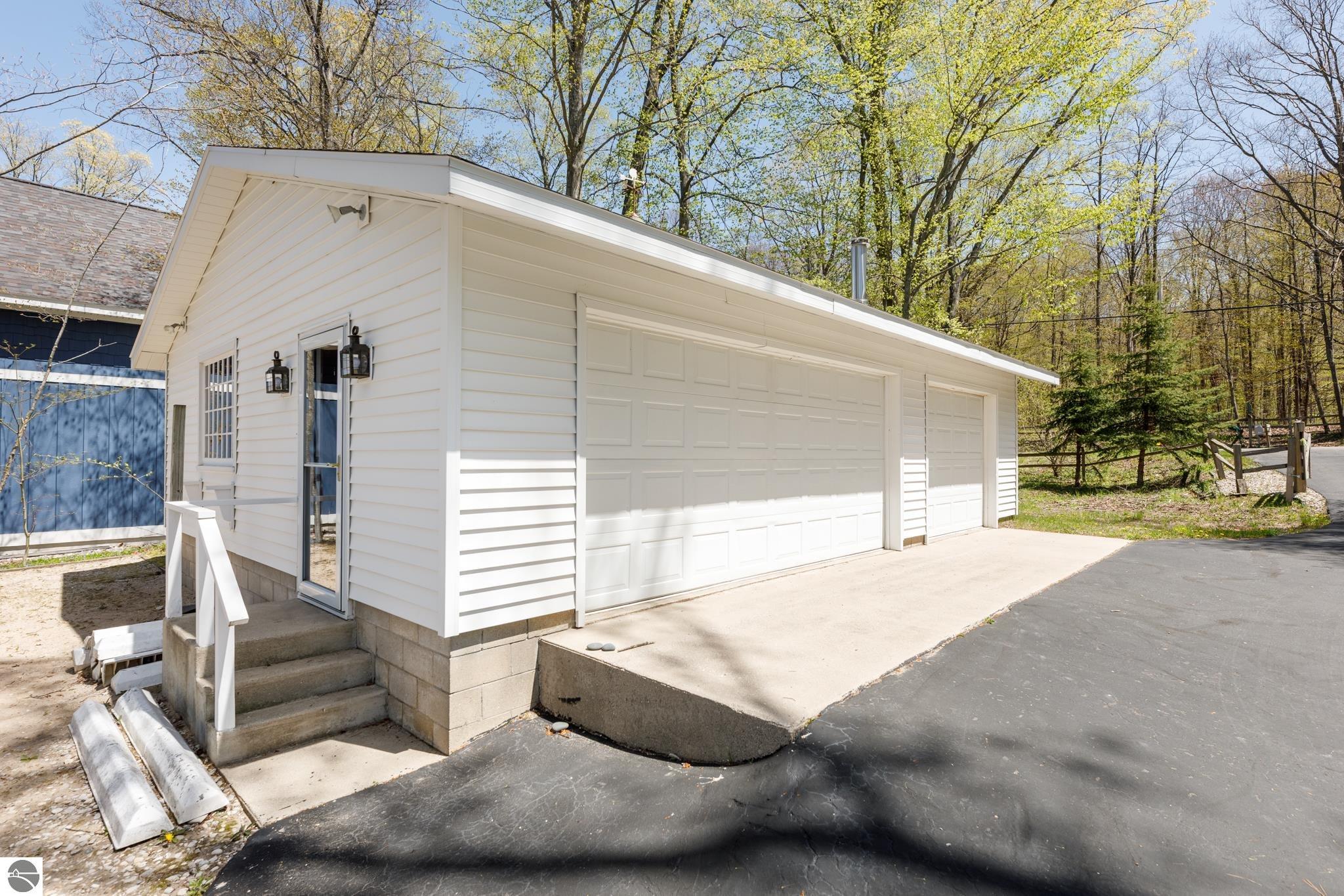8432 S Dunns Farm Road