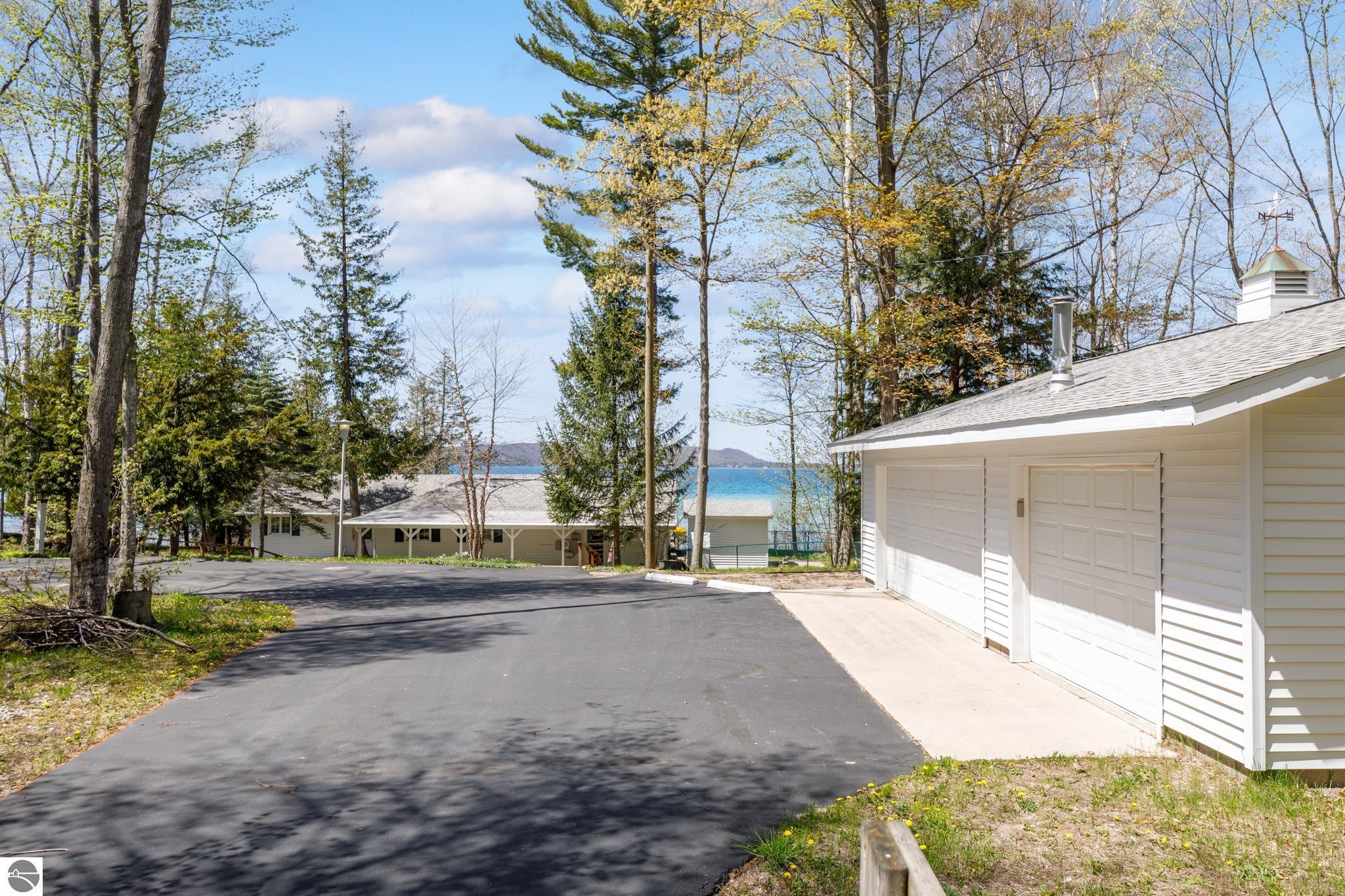 8432 S Dunns Farm Road