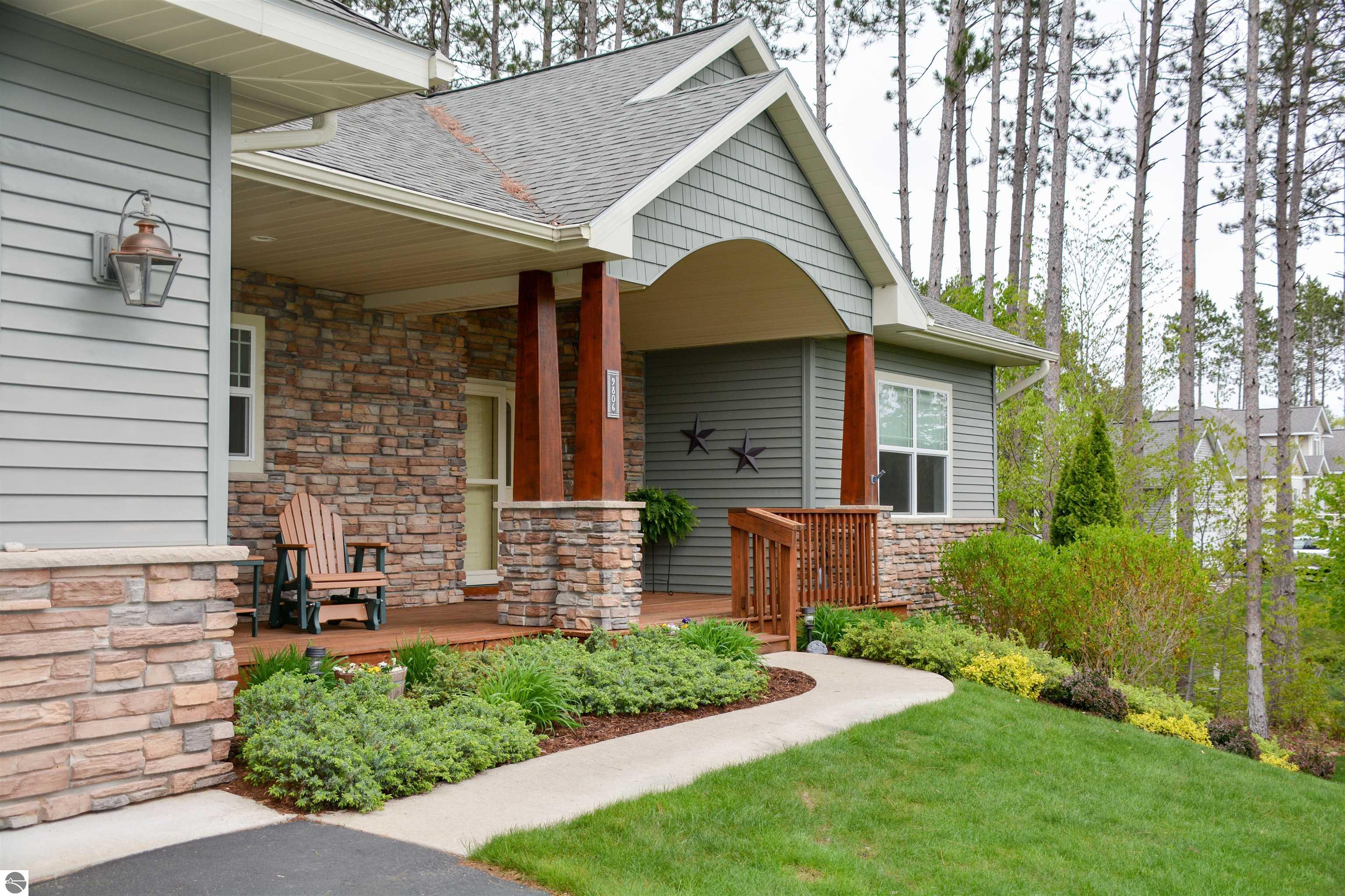 9806 King Fisher Trail