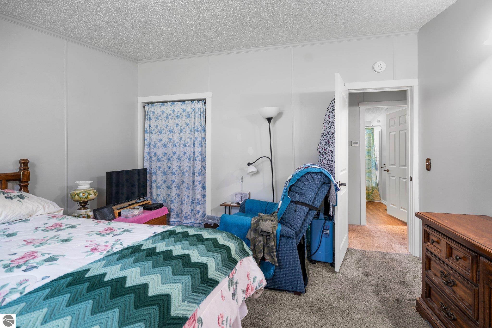 4442 N Ironwood Drive