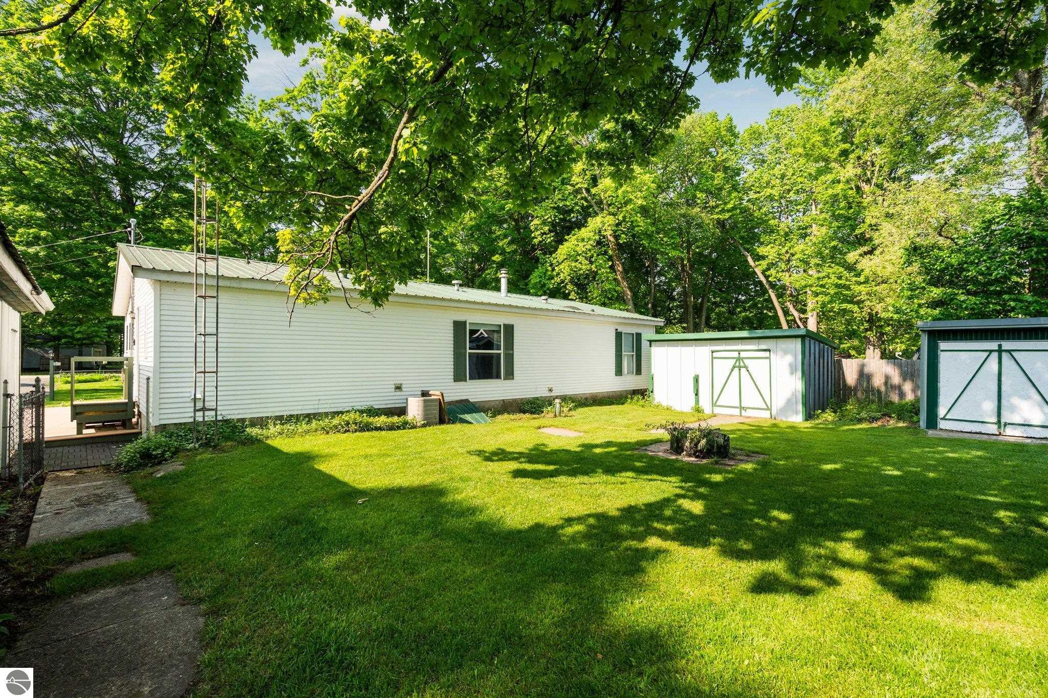 4442 N Ironwood Drive