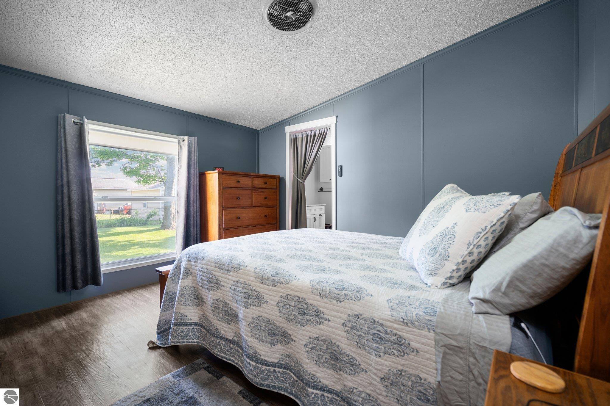 4442 N Ironwood Drive