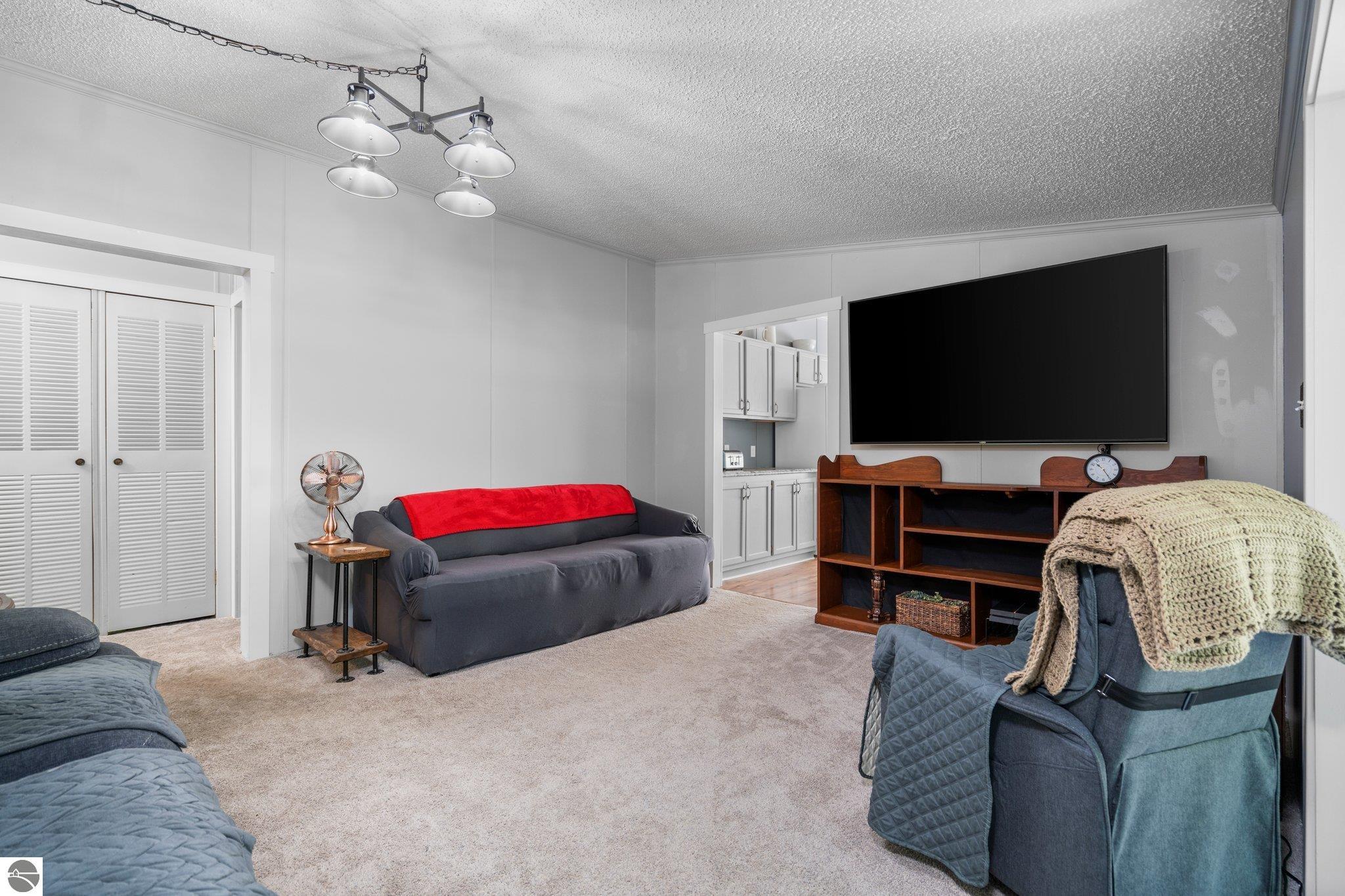 4442 N Ironwood Drive