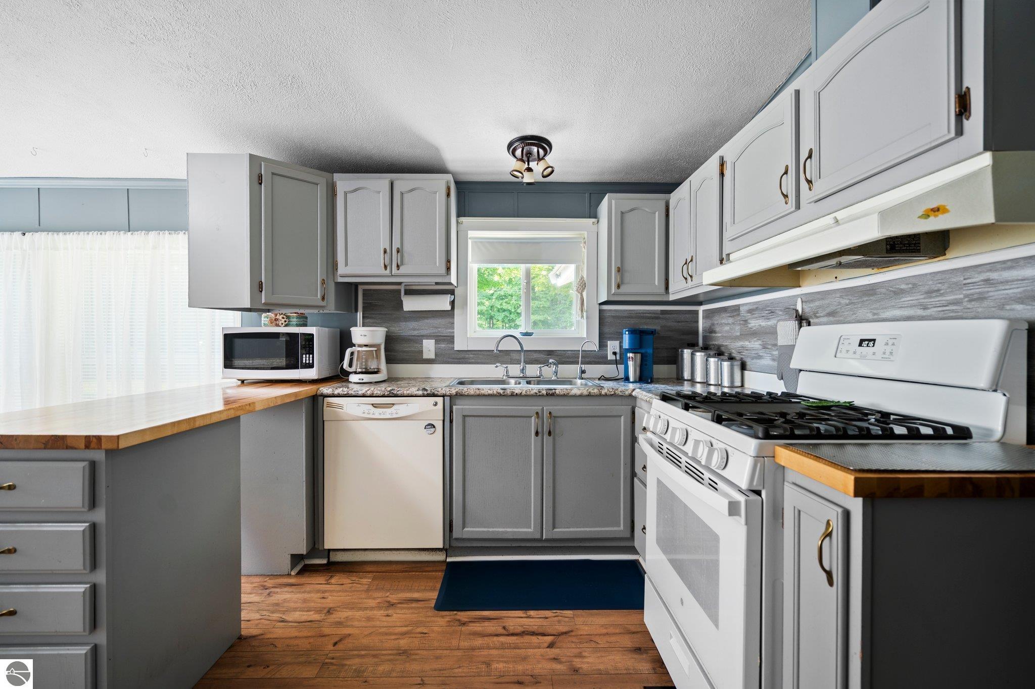 4442 N Ironwood Drive