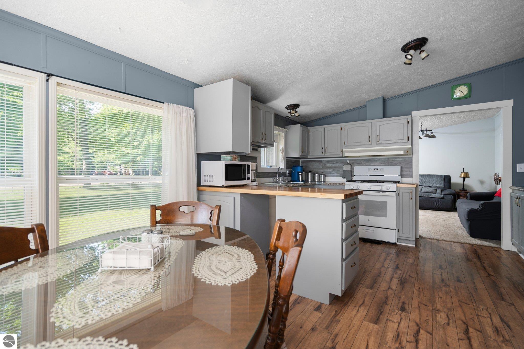 4442 N Ironwood Drive