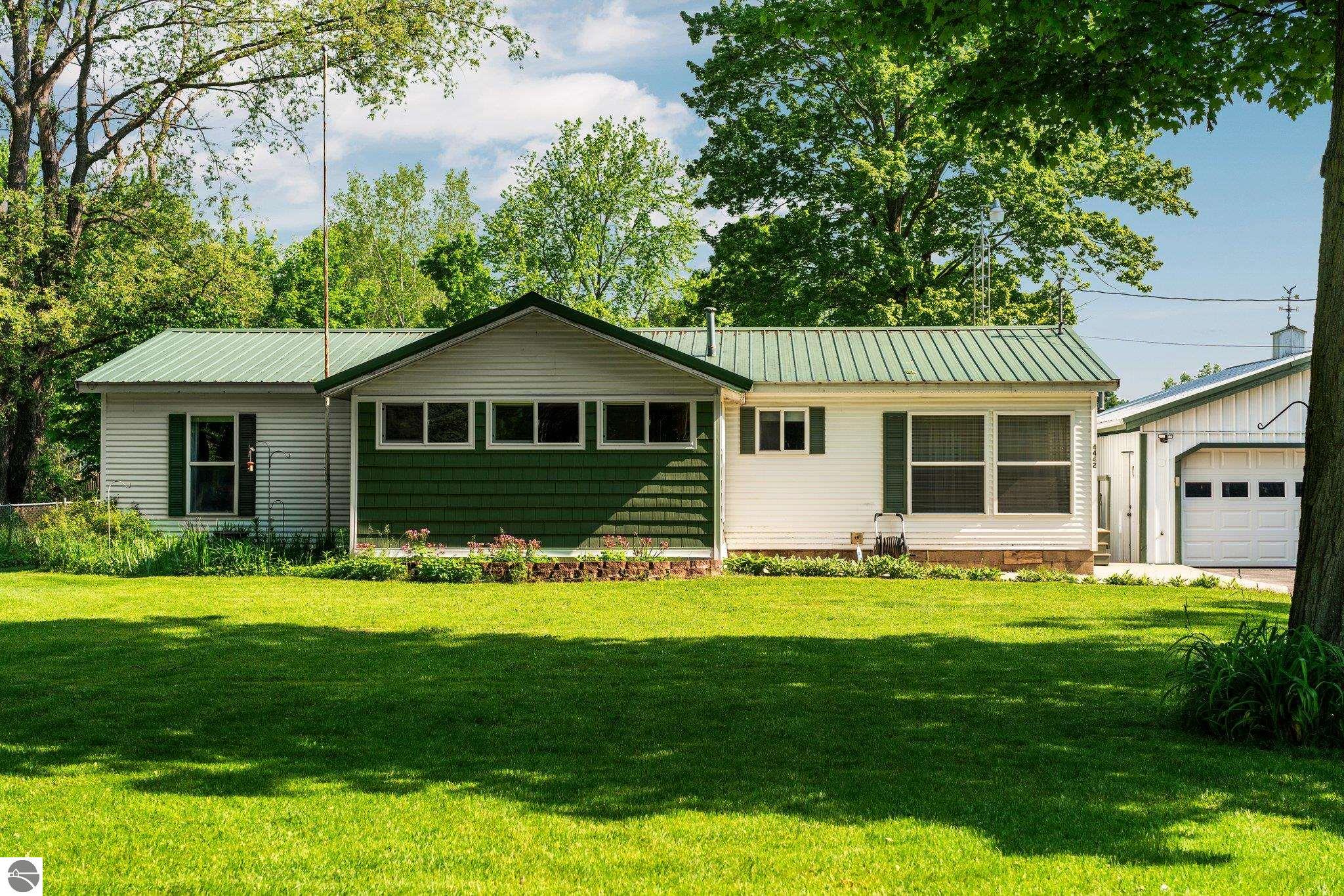 4442 N Ironwood Drive