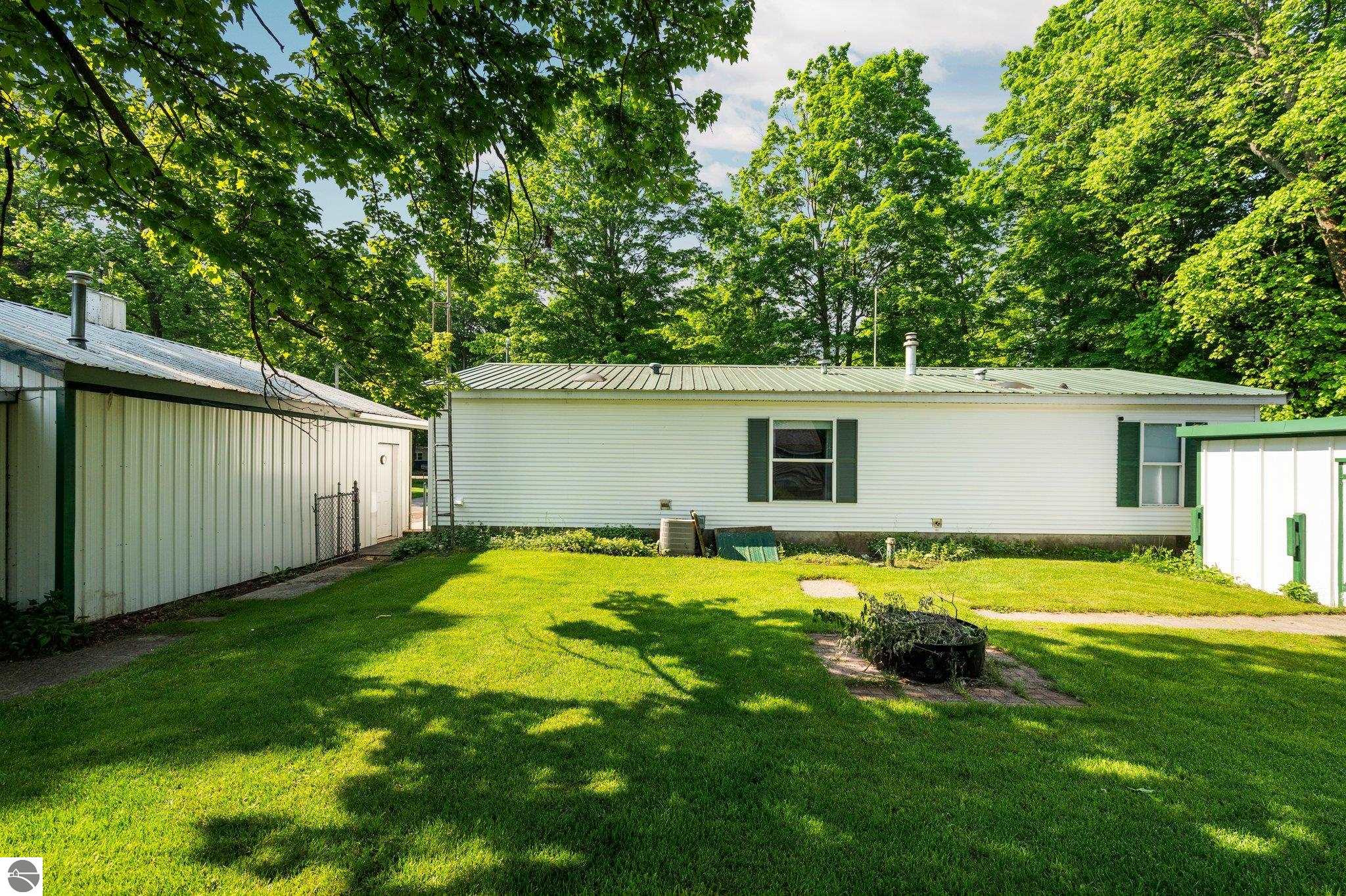 4442 N Ironwood Drive