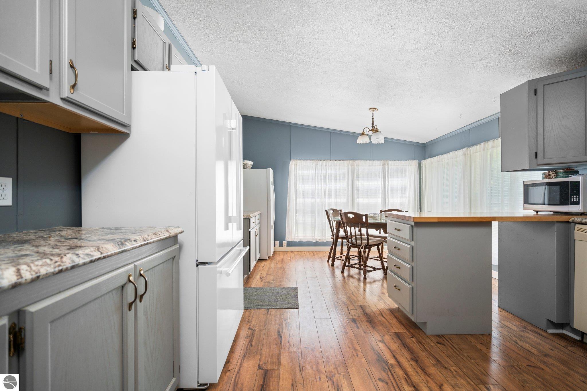 4442 N Ironwood Drive