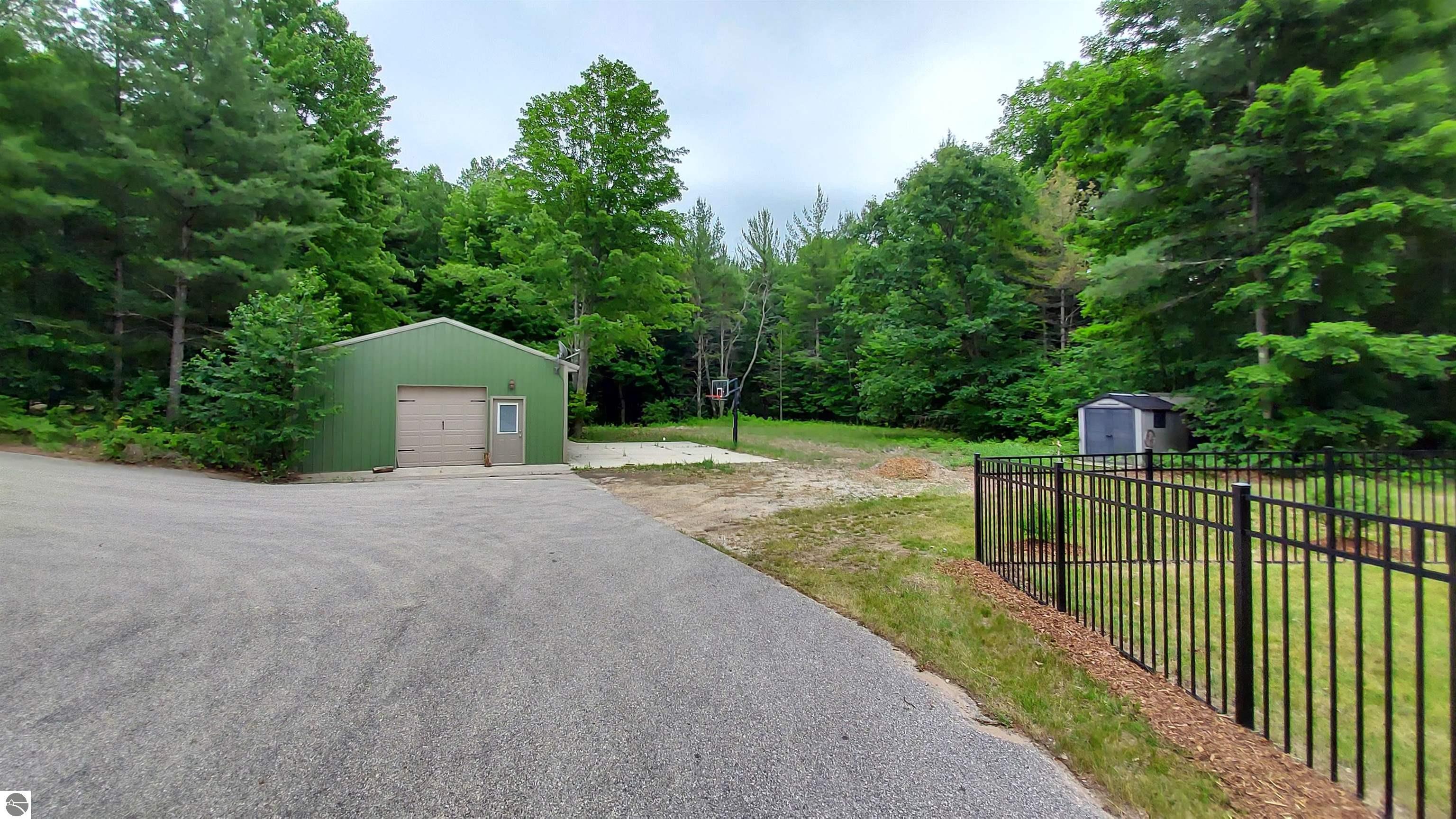 1554 N Hulbert Road