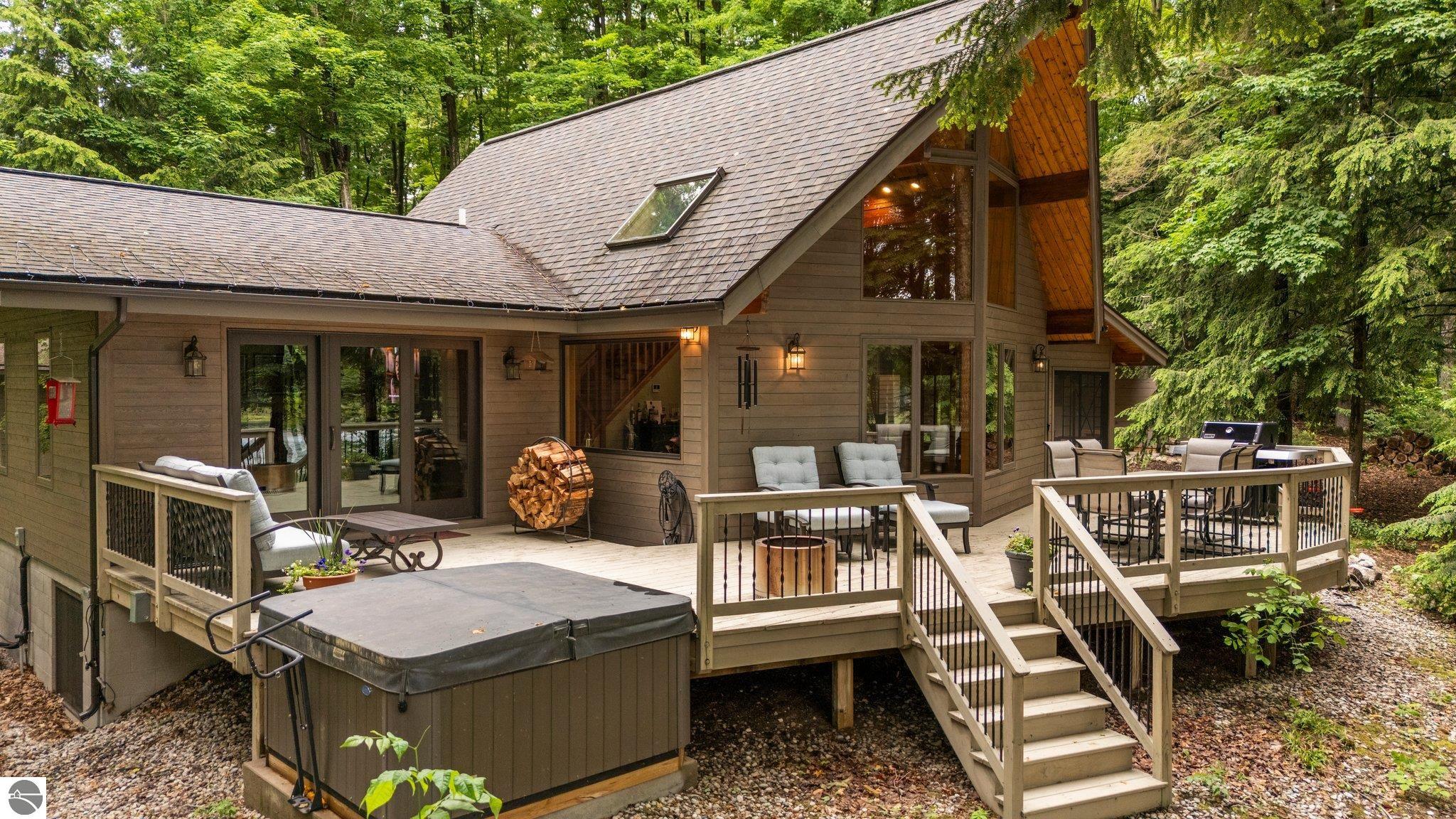 19545 Woodland Trail