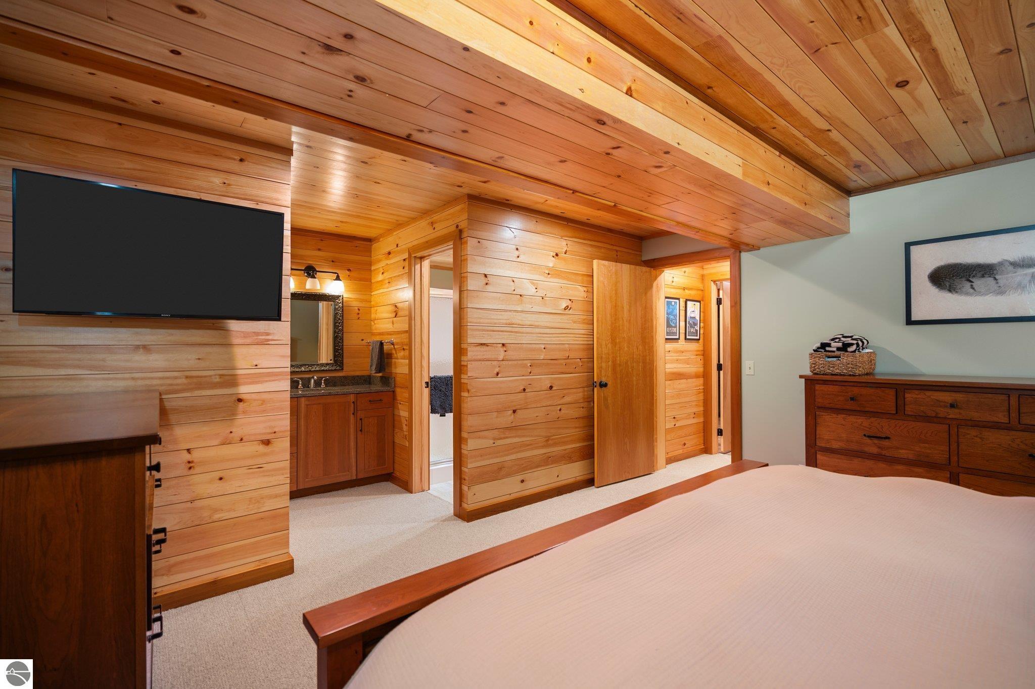 19545 Woodland Trail