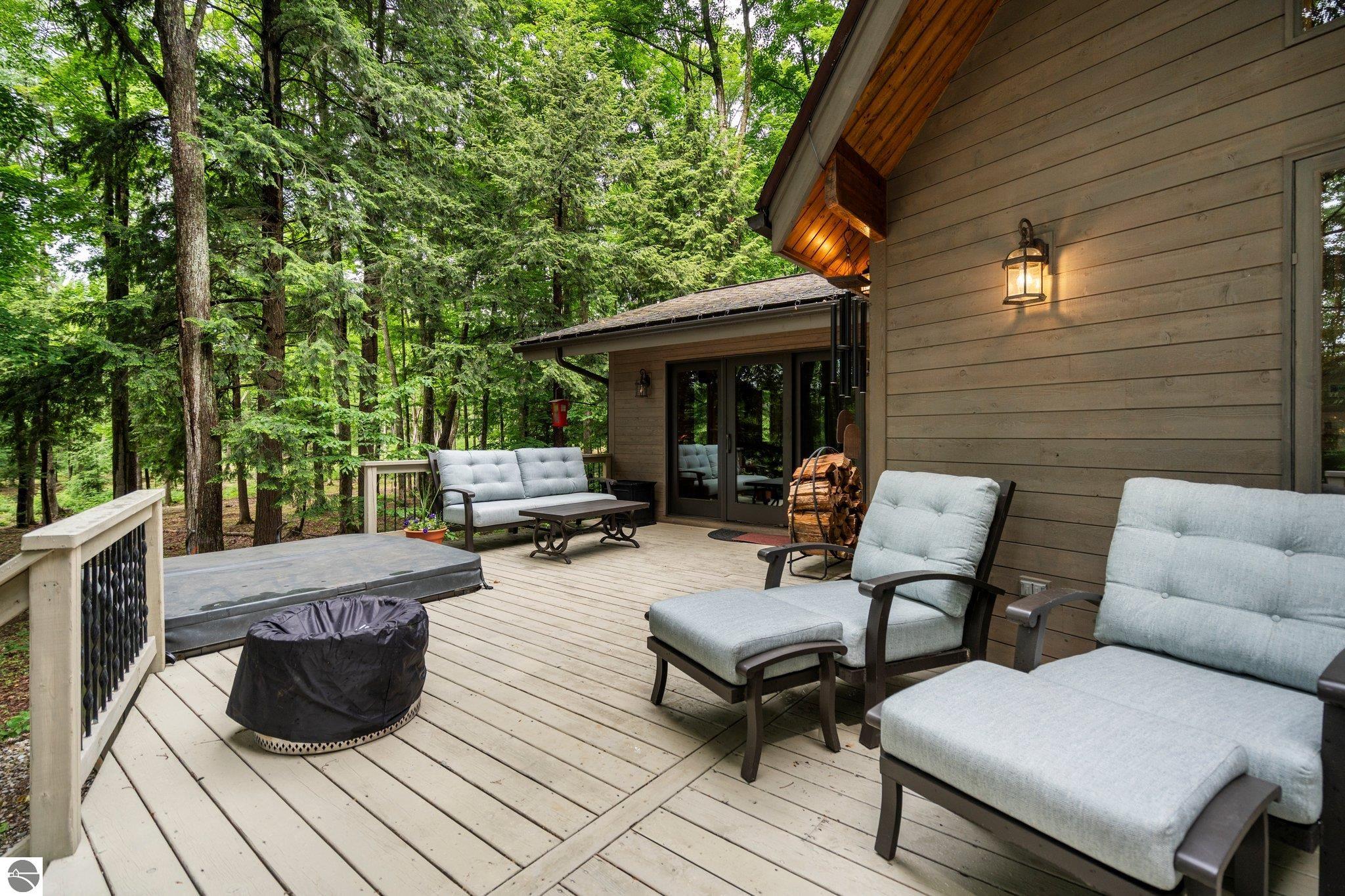 19545 Woodland Trail