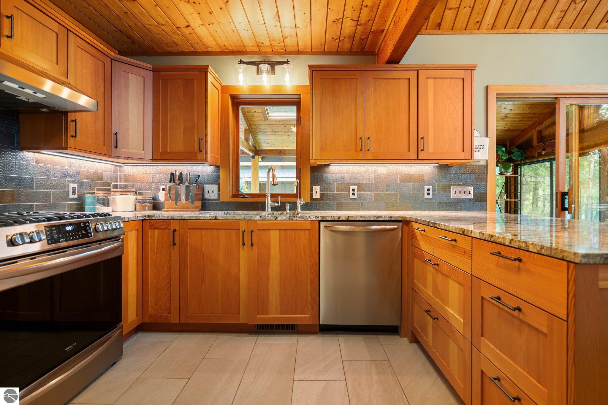 19545 Woodland Trail