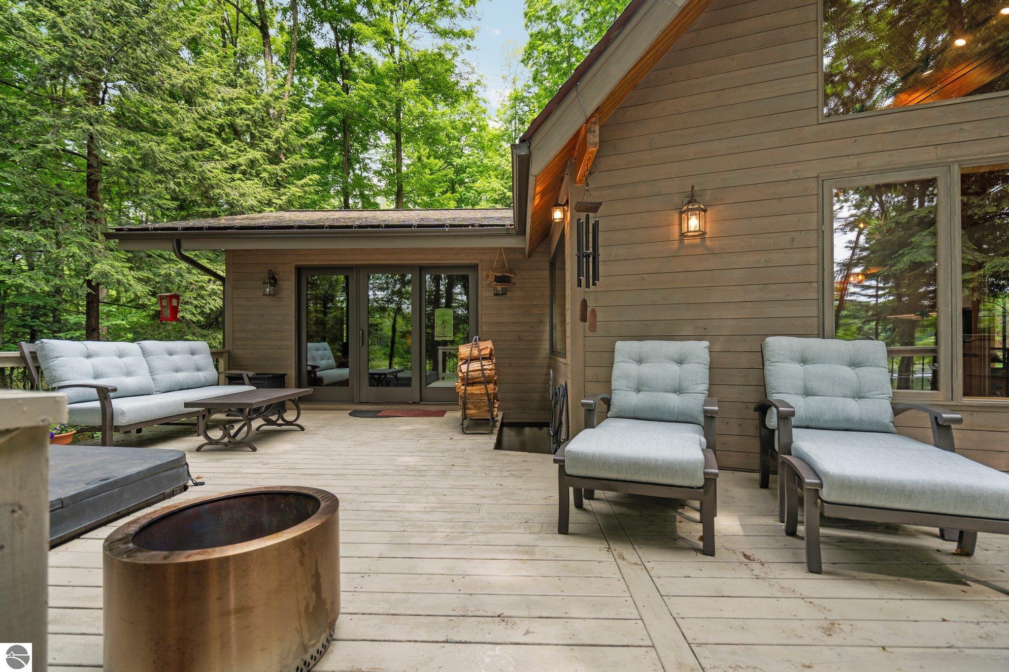 19545 Woodland Trail