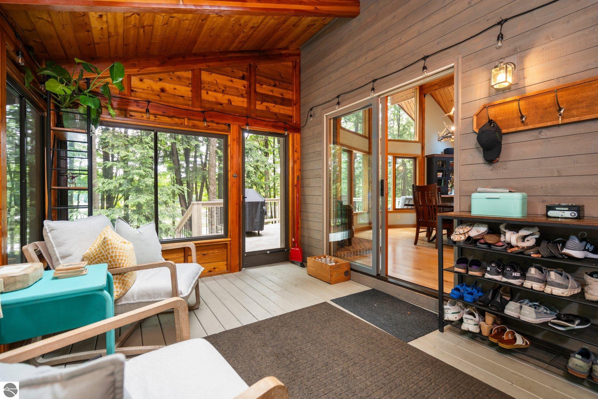 19545 Woodland Trail