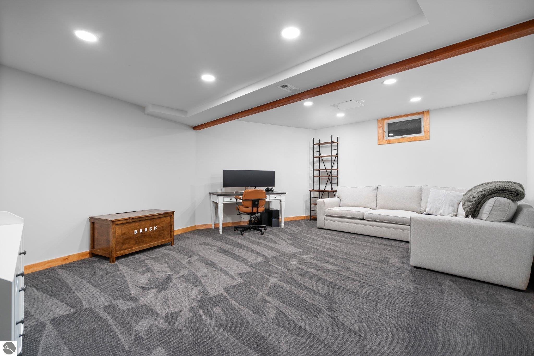19545 Woodland Trail
