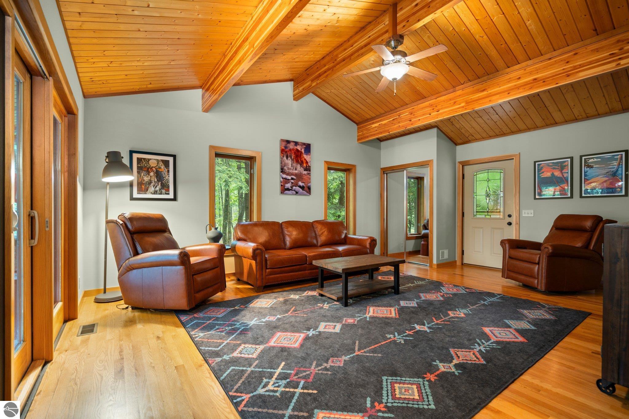 19545 Woodland Trail
