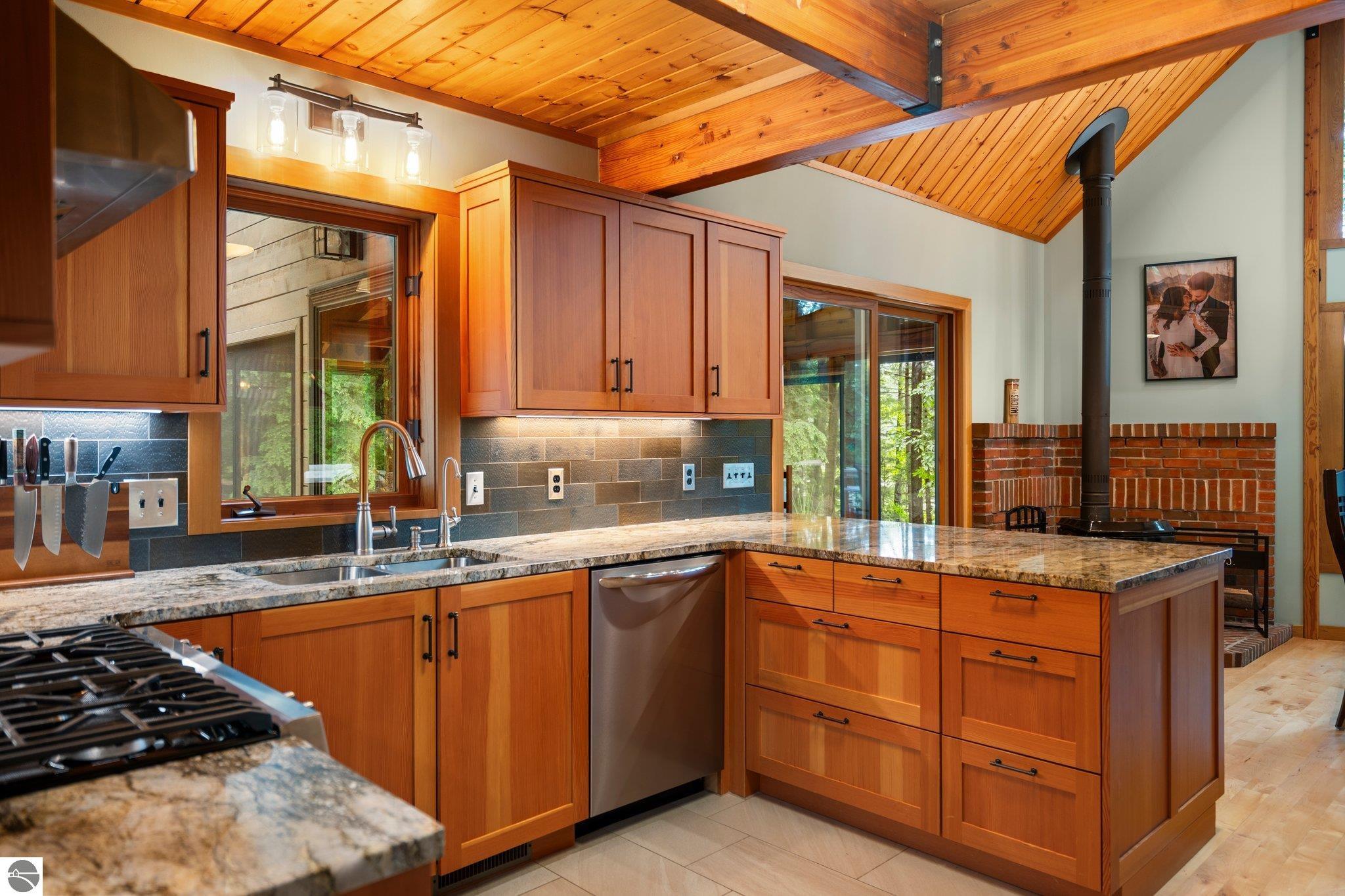 19545 Woodland Trail