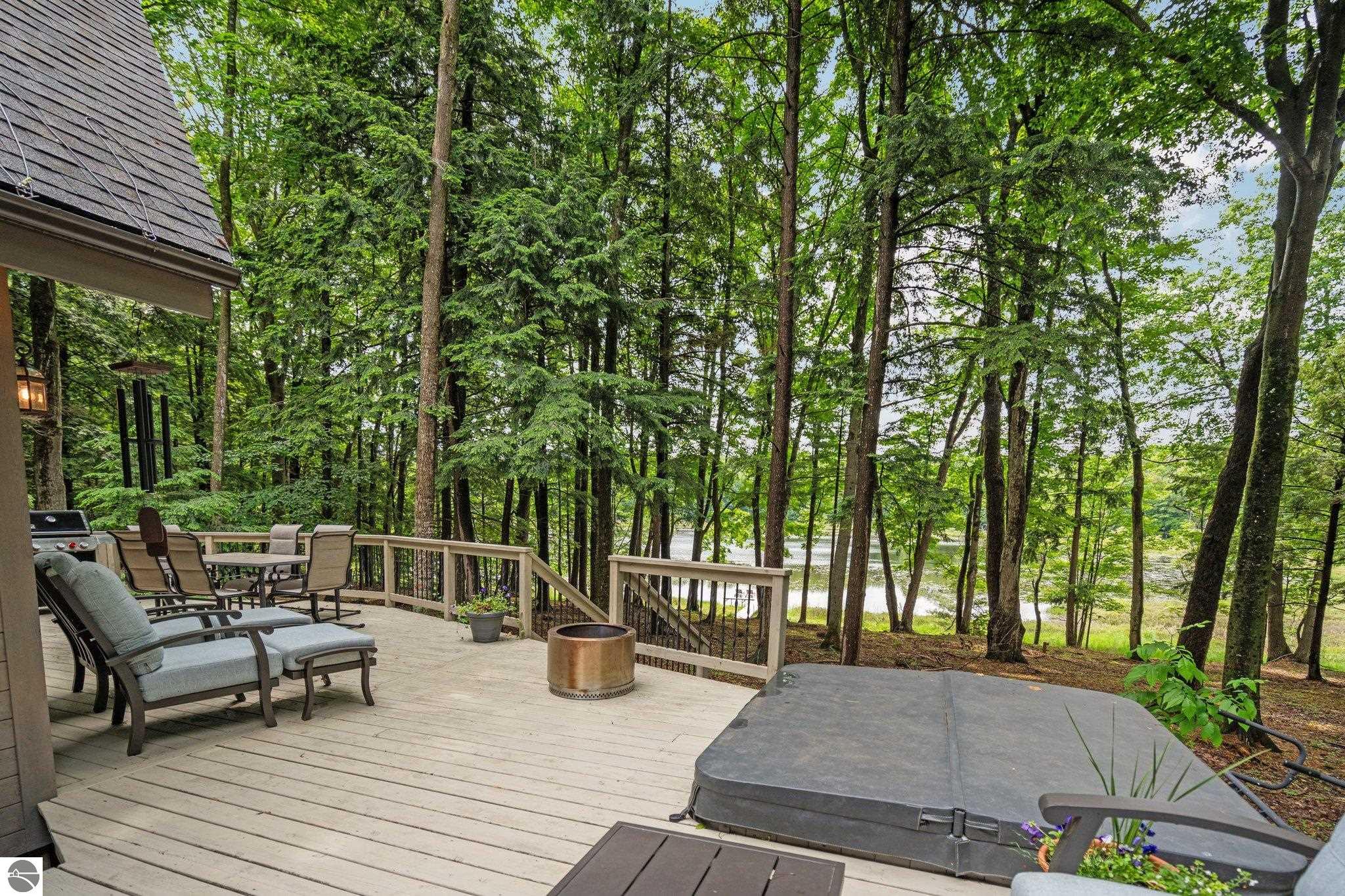 19545 Woodland Trail