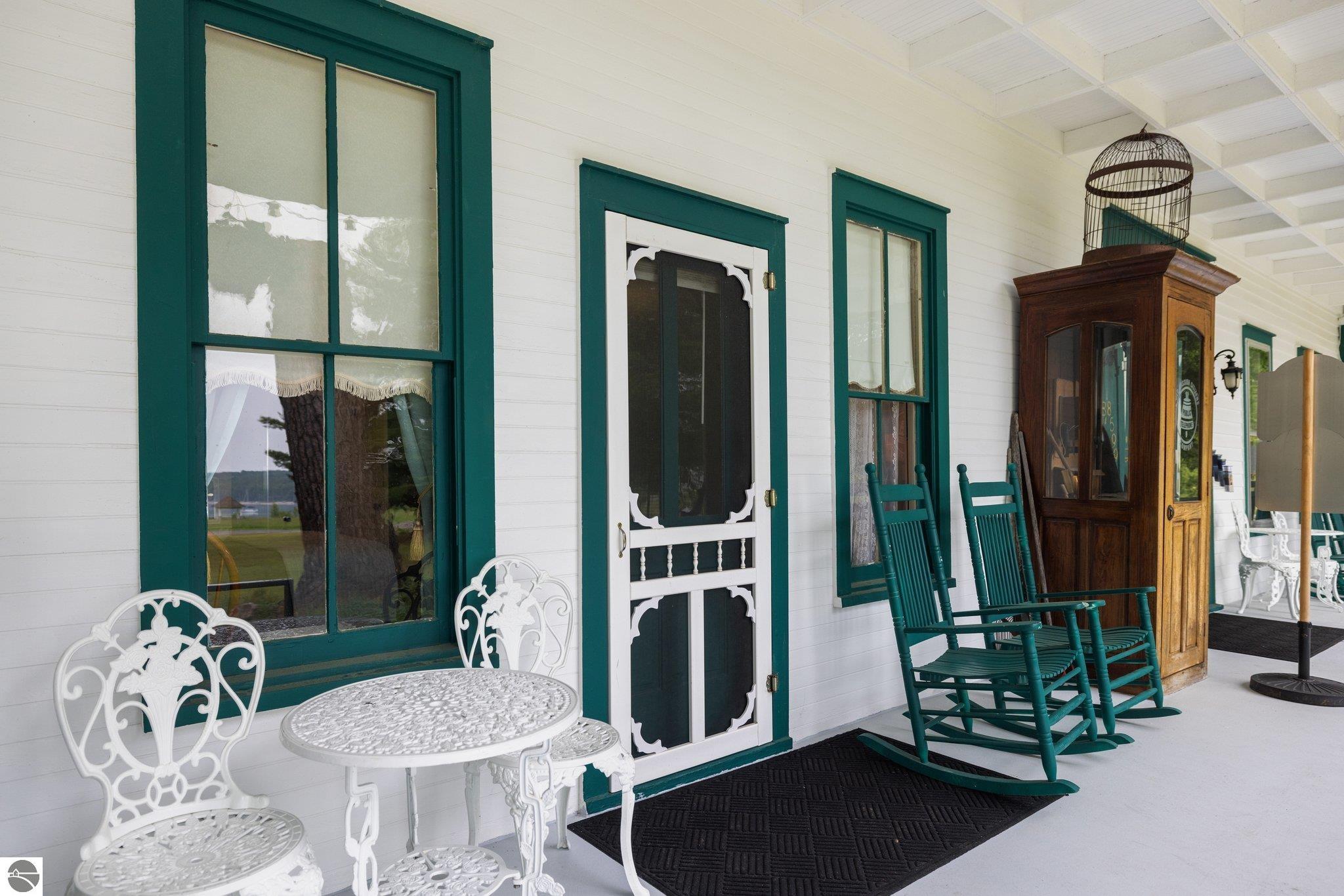 18599 Mission Point