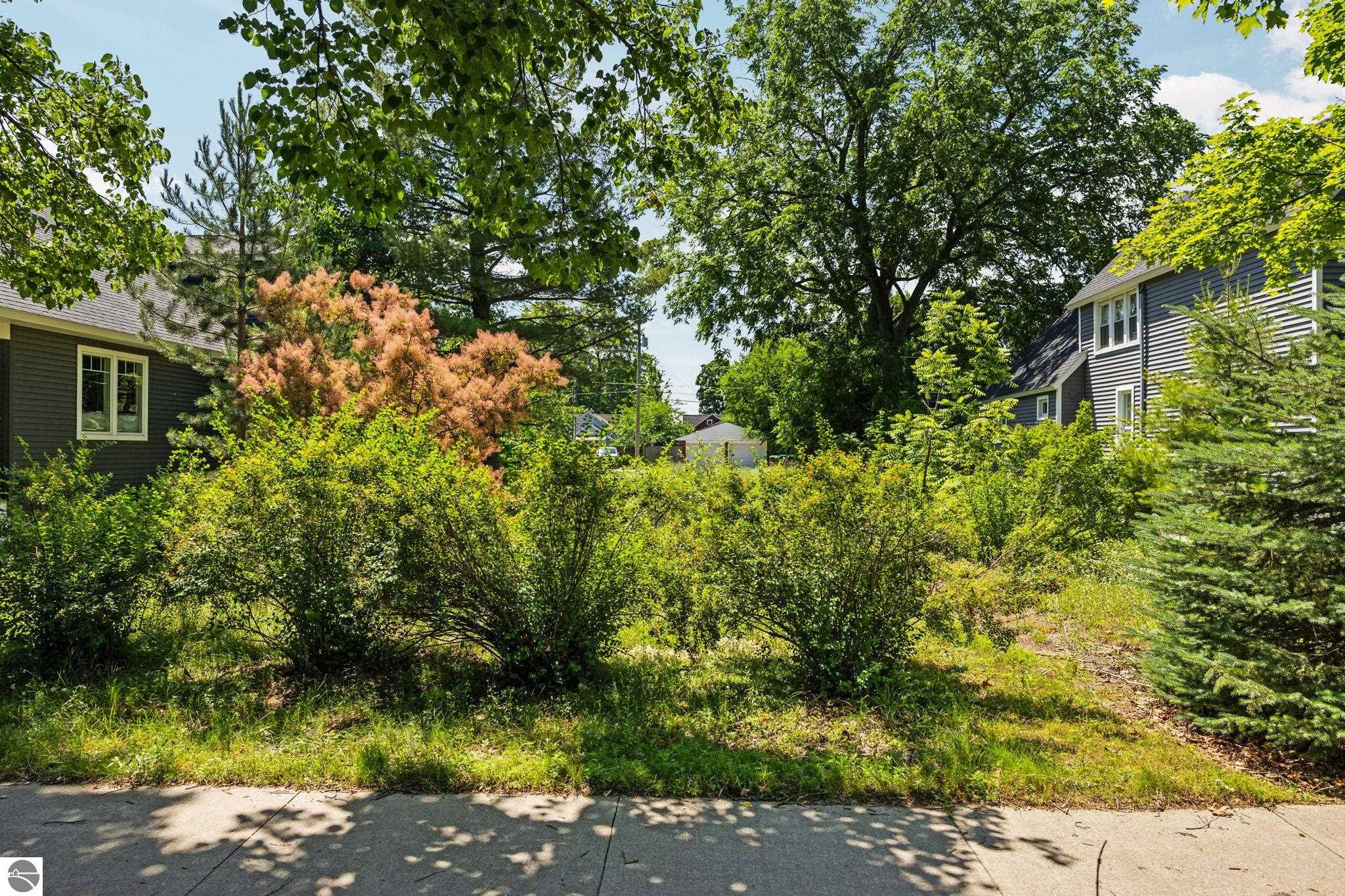 220 E Tenth Street