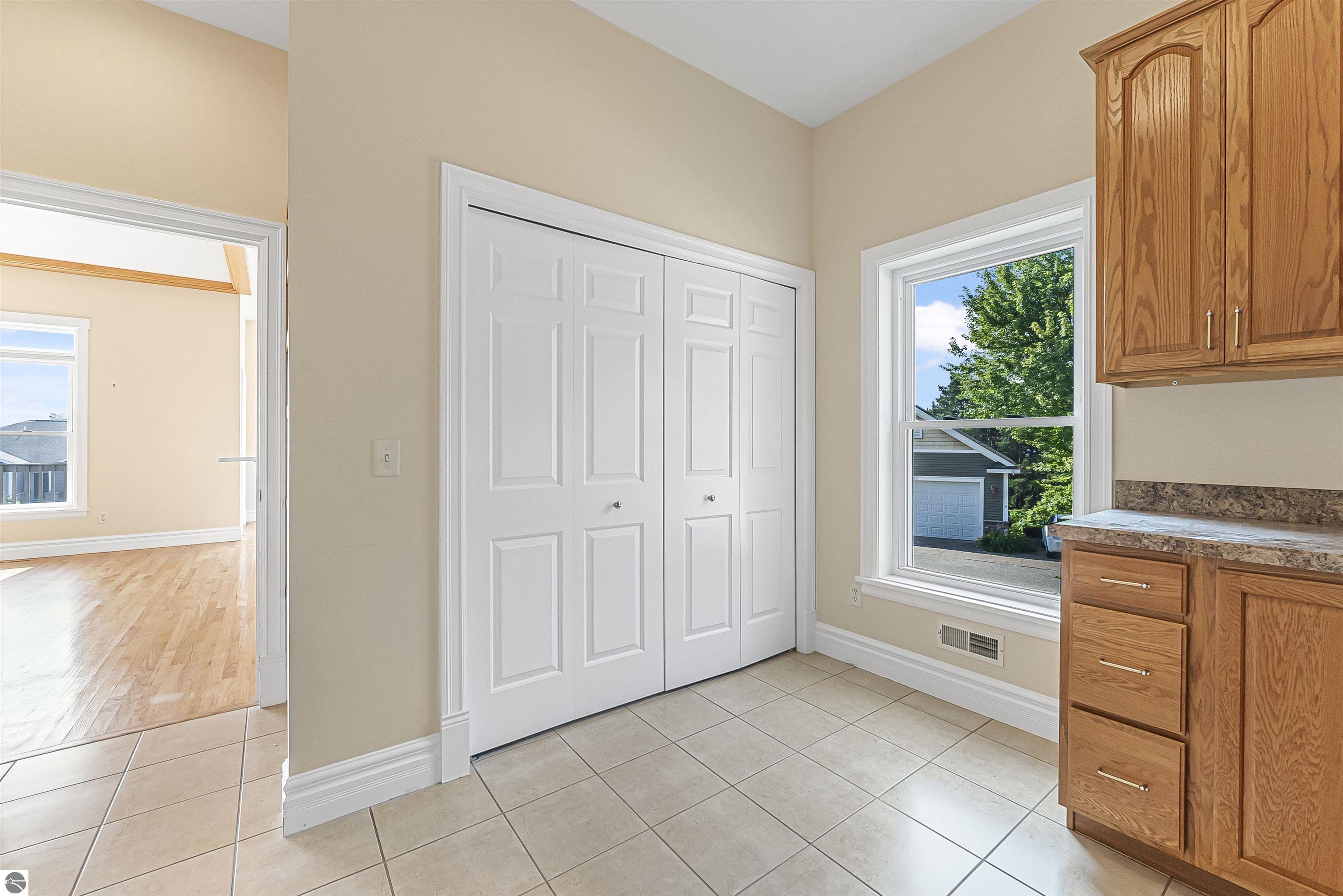 898 N Bay Cliff Drive # 25, Suttons Bay Unit: 25